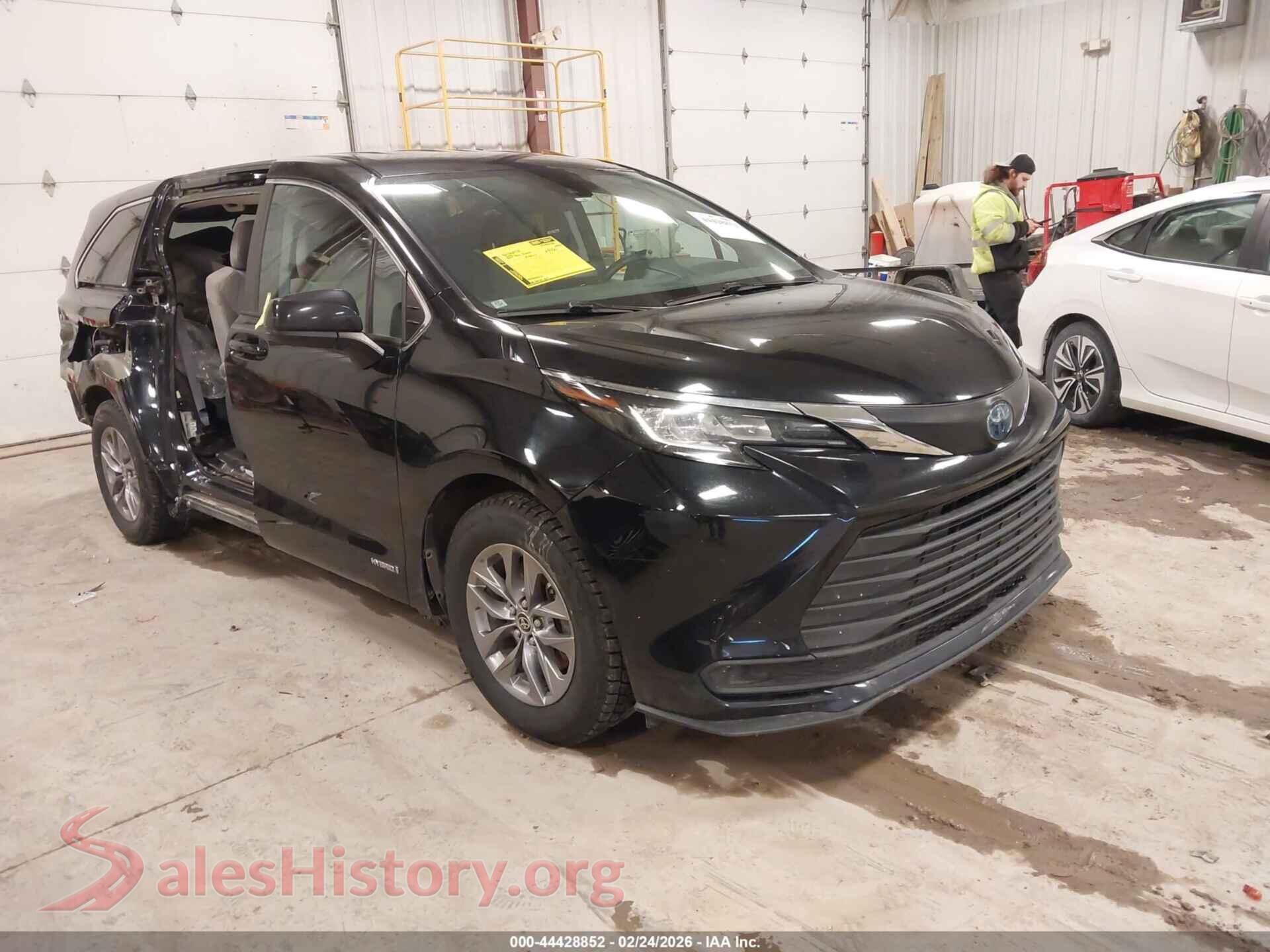 2021 TOYOTA SIENNA — VIN 5TDKSKFC3MS020505