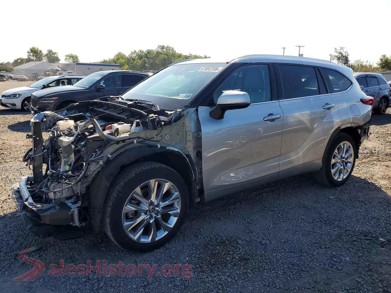 2023 TOYOTA HIGHLANDER — VIN 5TDXBRCH9PS579429