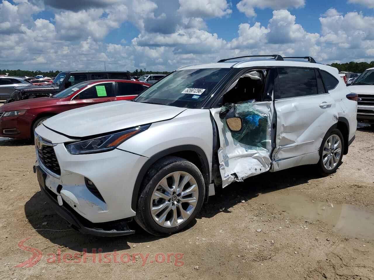 2026 TOYOTA HIGHLANDER — VIN 5TDXBRCH9TS703323