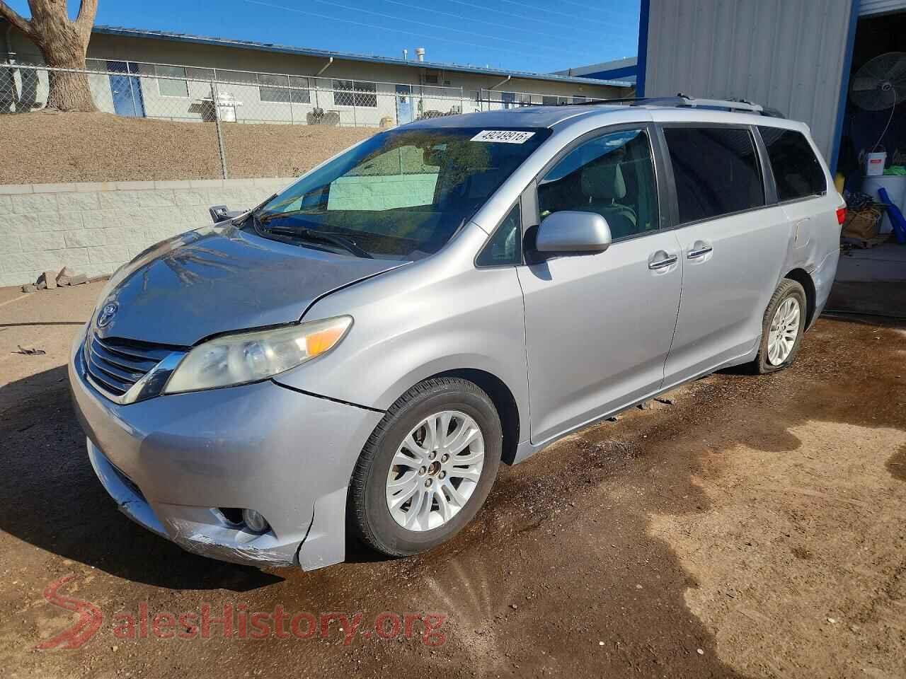 2015 TOYOTA SIENNA — VIN 5TDYK3DC5FS678168