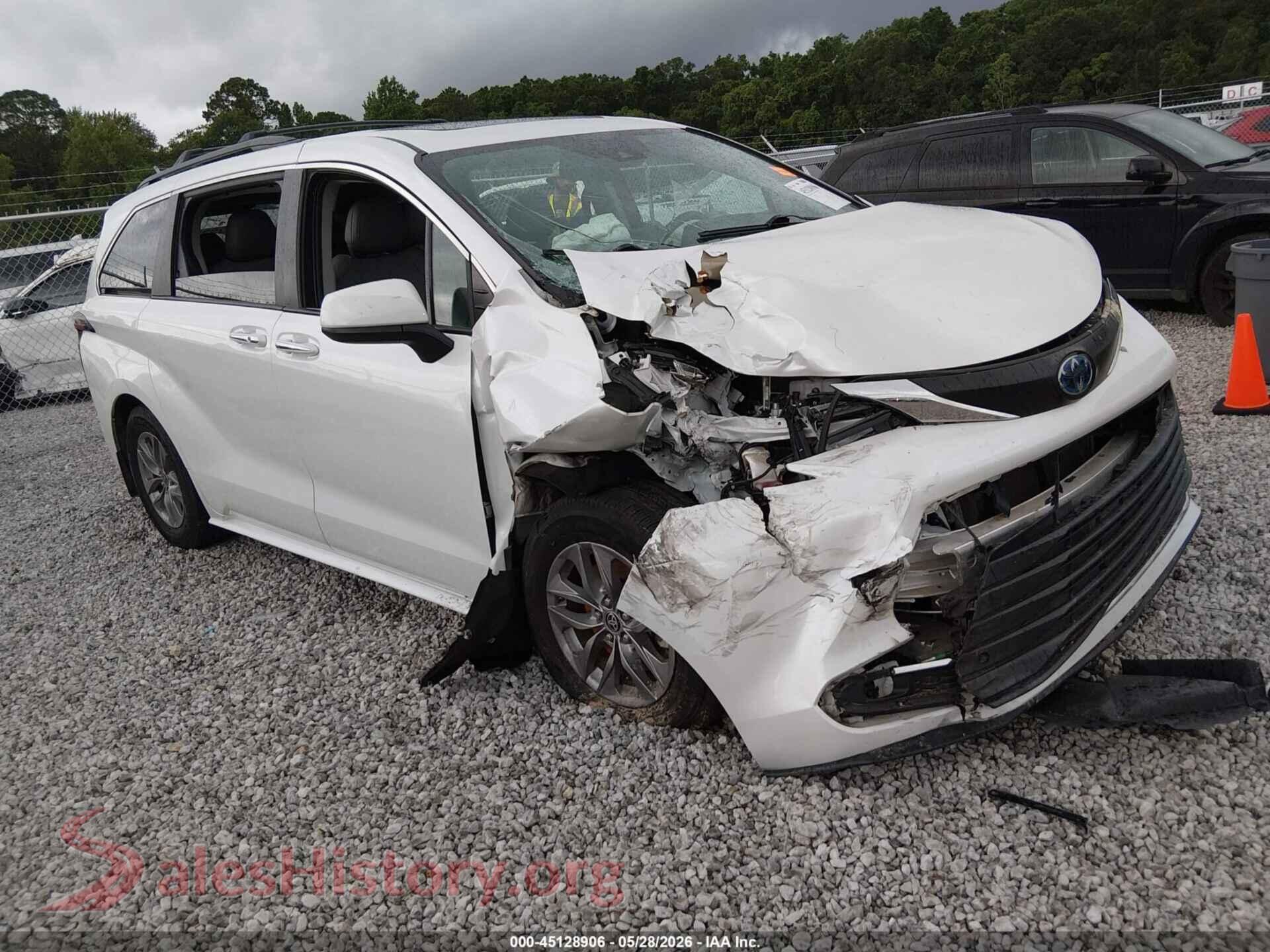 2022 TOYOTA SIENNA — VIN 5TDYRKEC6NS085244