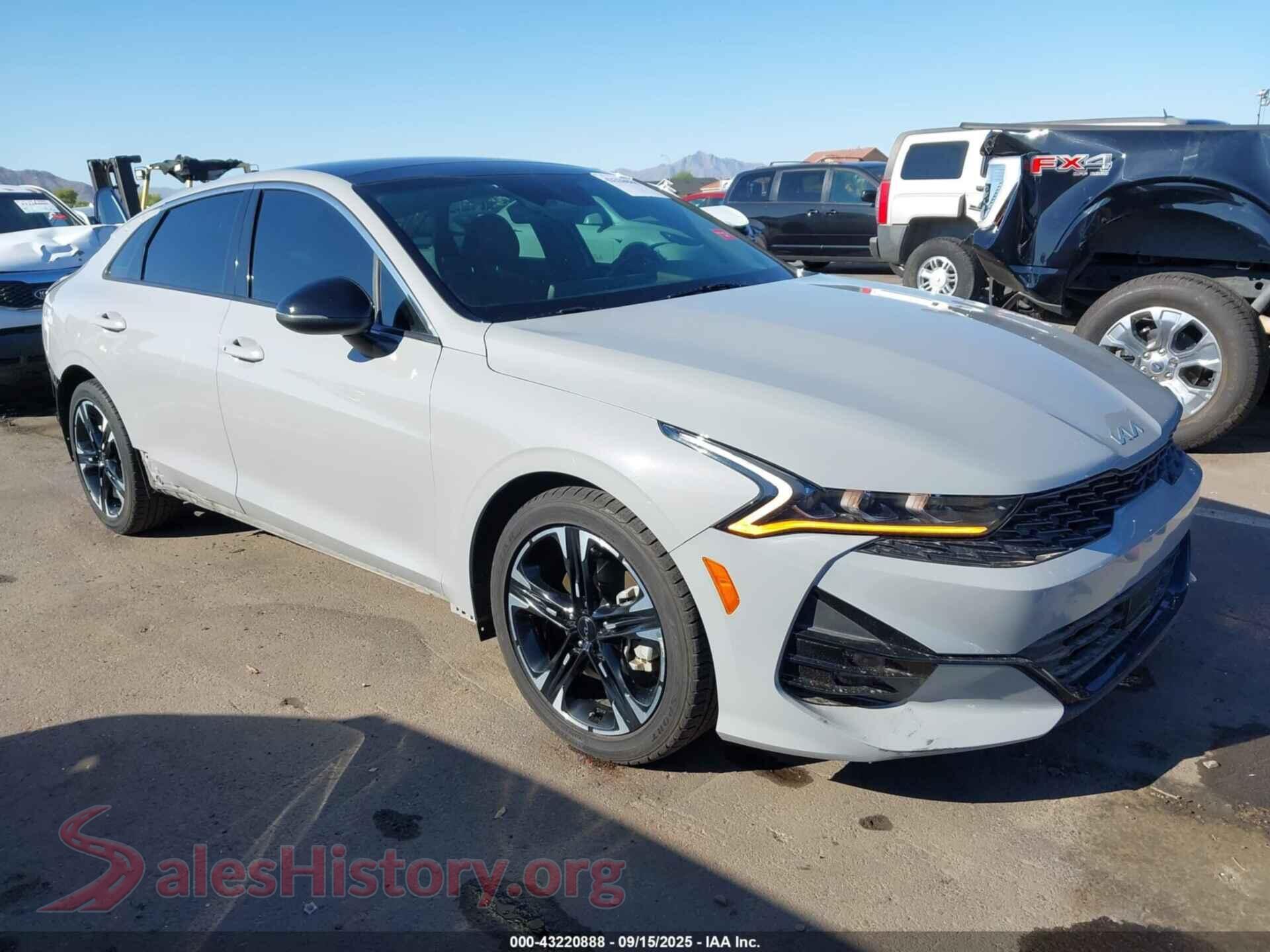 2022 KIA K5 — VIN 5XXG64J20NG131360
