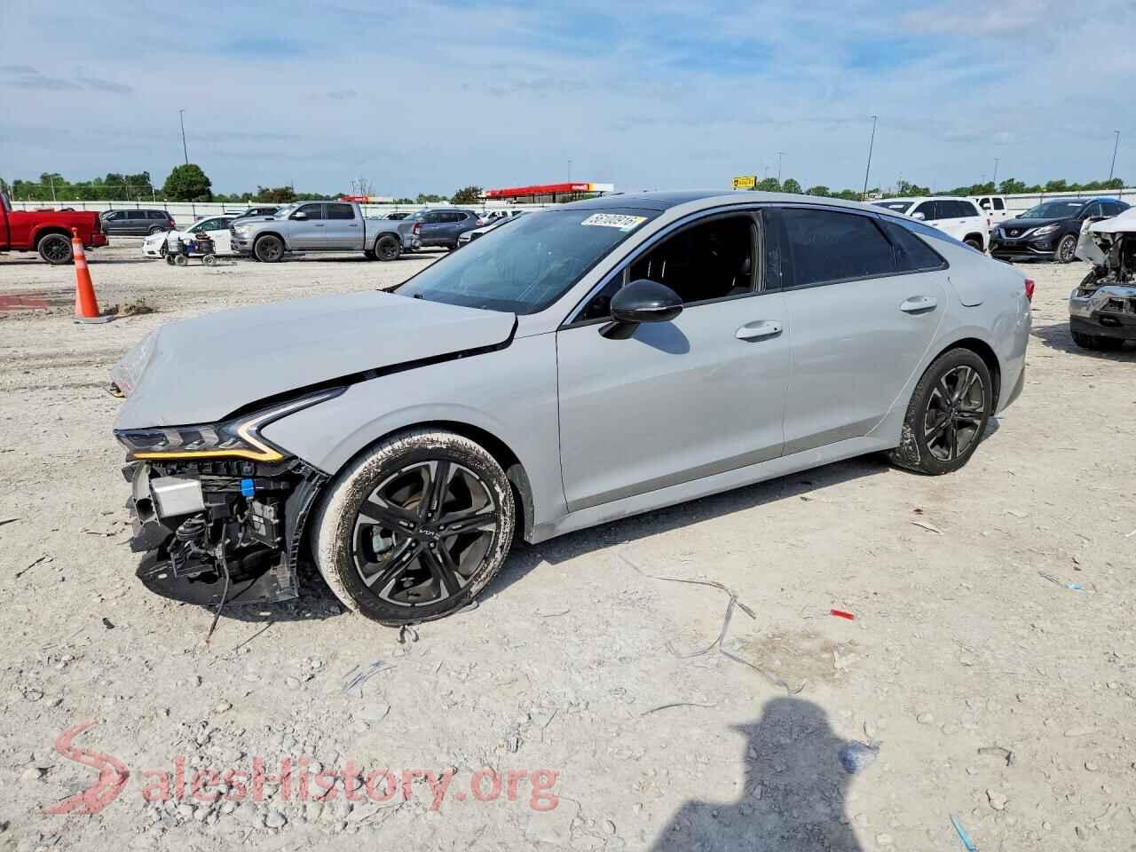 2022 KIA K5 — VIN 5XXG64J23NG105707