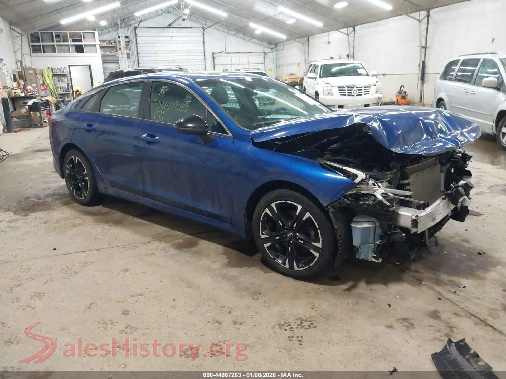 2021 KIA K5 — VIN 5XXG64J25MG035609