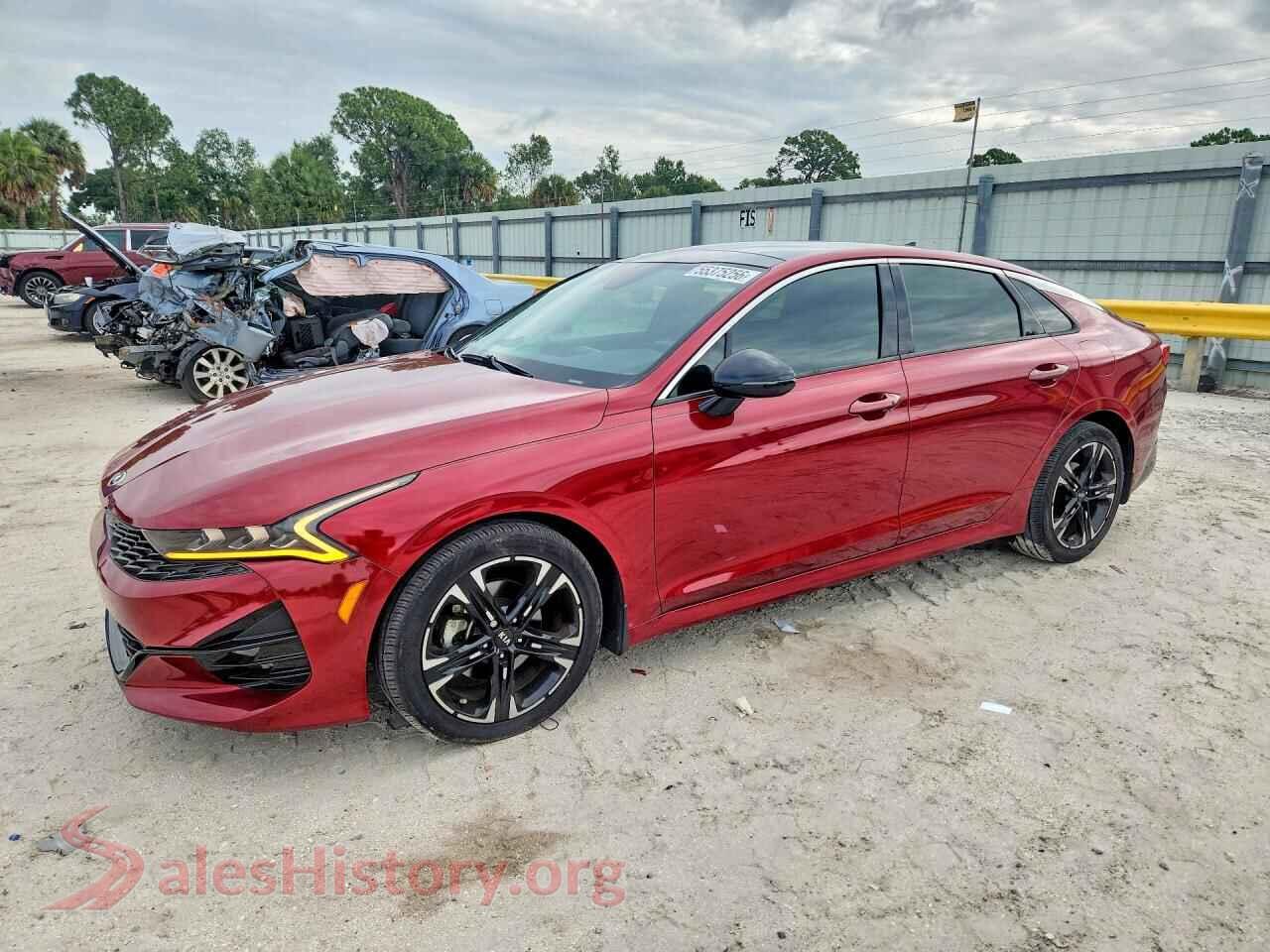 2021 KIA K5 — VIN 5XXG64J27MG068627