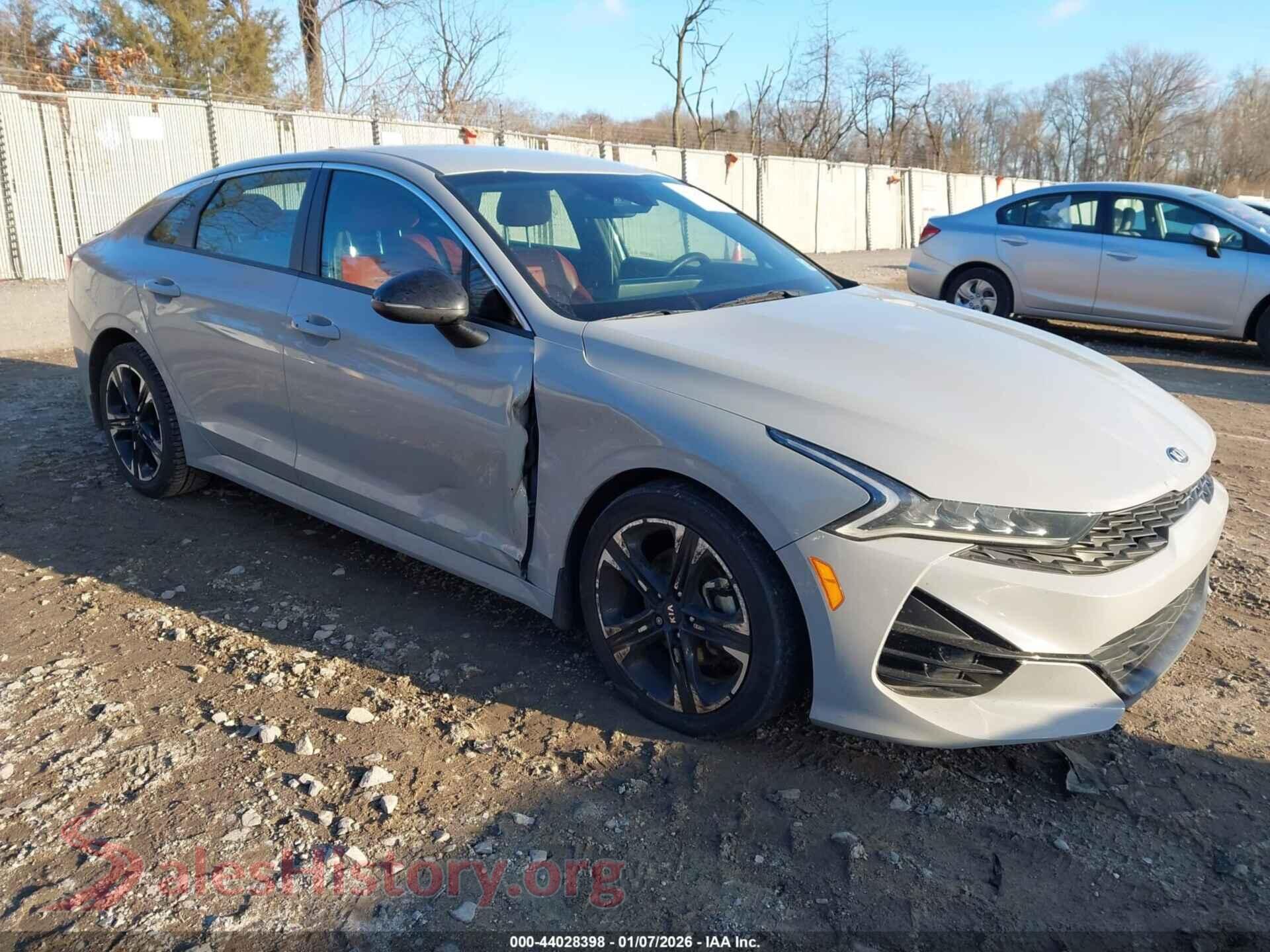 2021 KIA K5 — VIN 5XXG64J27MG076016
