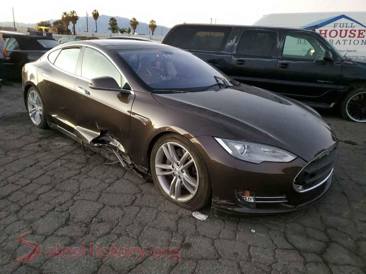 2013 TESLA MODEL S — VIN 5YJSA1DN5DFP13520