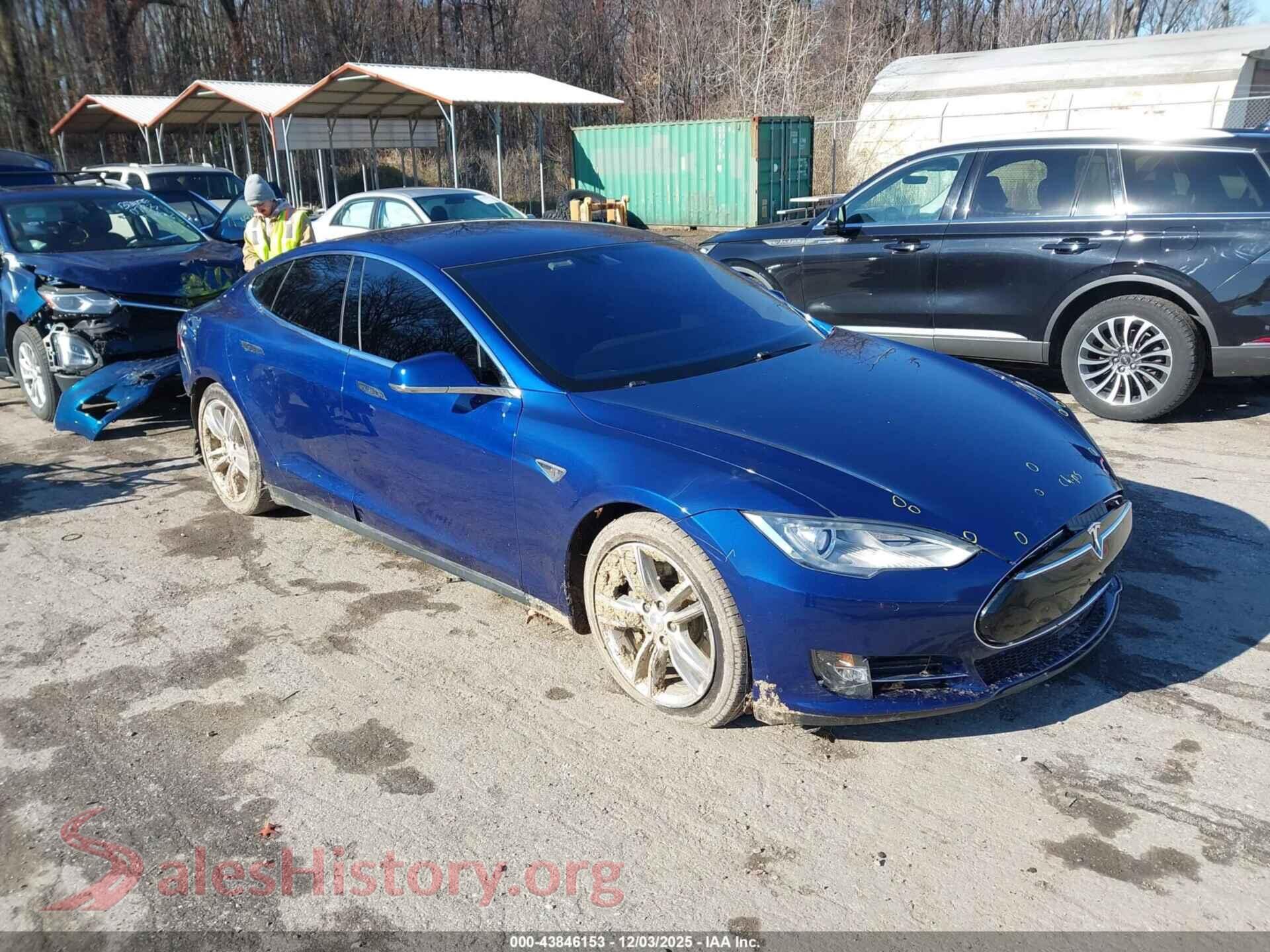 2016 TESLA MODEL S — VIN 5YJSA1E24GF121163