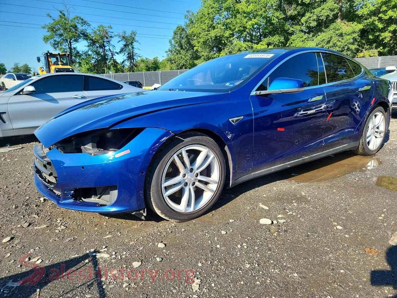 2016 TESLA MODEL S — VIN 5YJSA1E2XGF128926