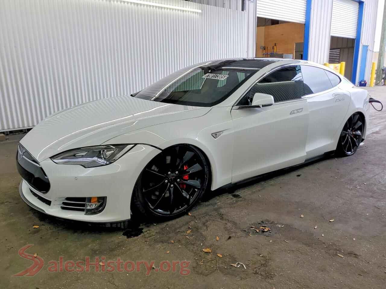 2014 TESLA MODEL S — VIN 5YJSA1H17EFP22566