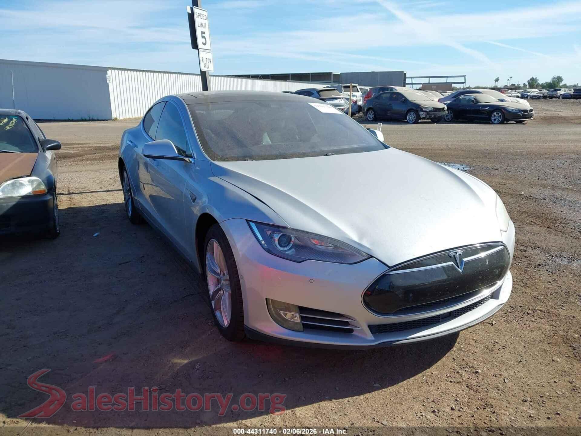 2015 TESLA MODEL S — VIN 5YJSA1H45FF081140