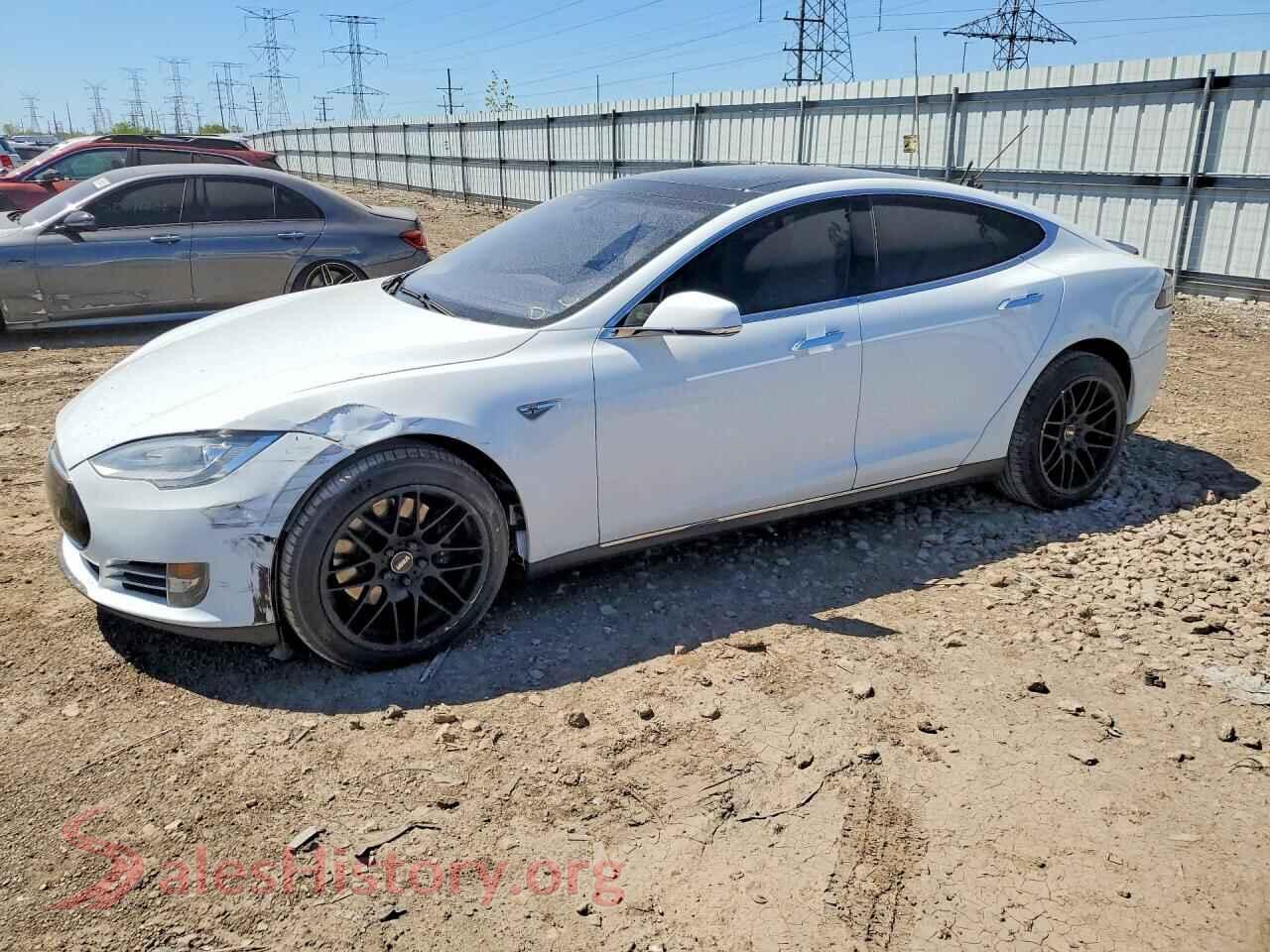 2015 TESLA MODEL S — VIN 5YJSA1S29FF084890