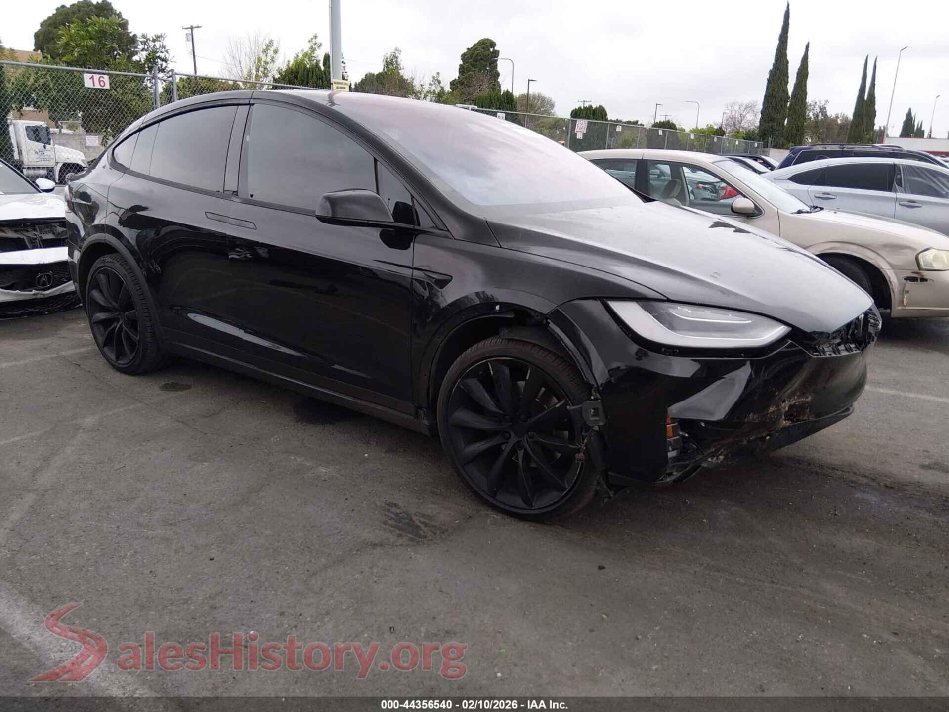 2020 TESLA MODEL X — VIN 5YJXCBE20LF238030