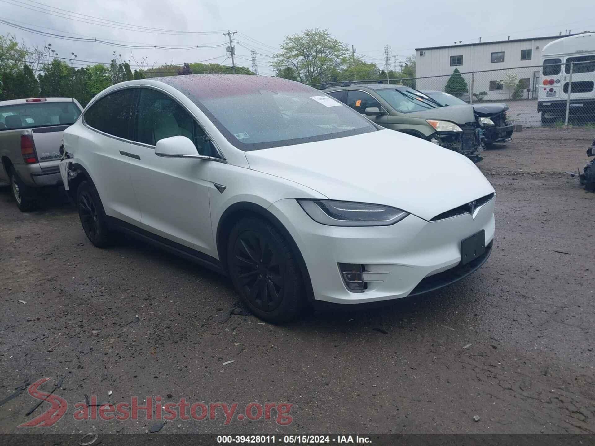 2018 TESLA MODEL X — VIN 5YJXCBE25JF103638