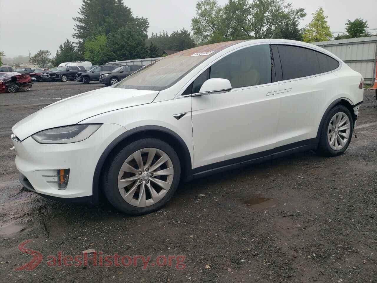 2017 TESLA MODEL X — VIN 5YJXCBE27HF028211