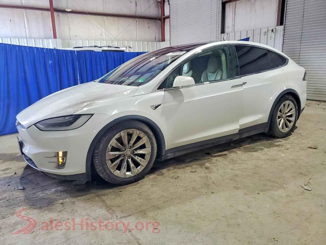 2017 TESLA MODEL X — VIN 5YJXCDE29HF043692