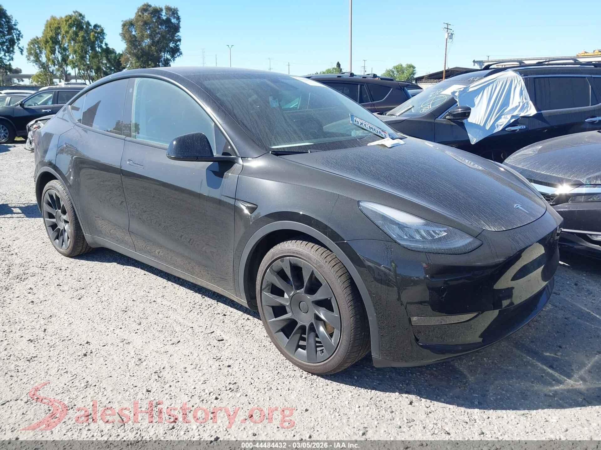 2021 TESLA MODEL Y — VIN 5YJYGDEE2MF216935