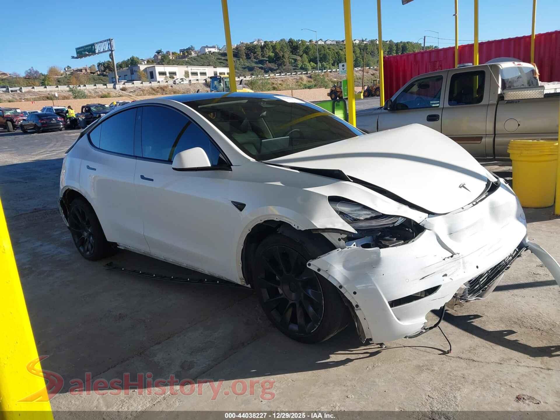 2021 TESLA MODEL Y — VIN 5YJYGDEEXMF213412