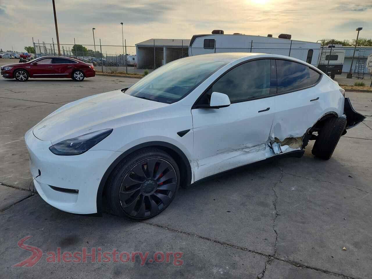 2021 TESLA MODEL Y — VIN 5YJYGDEF2MF137015