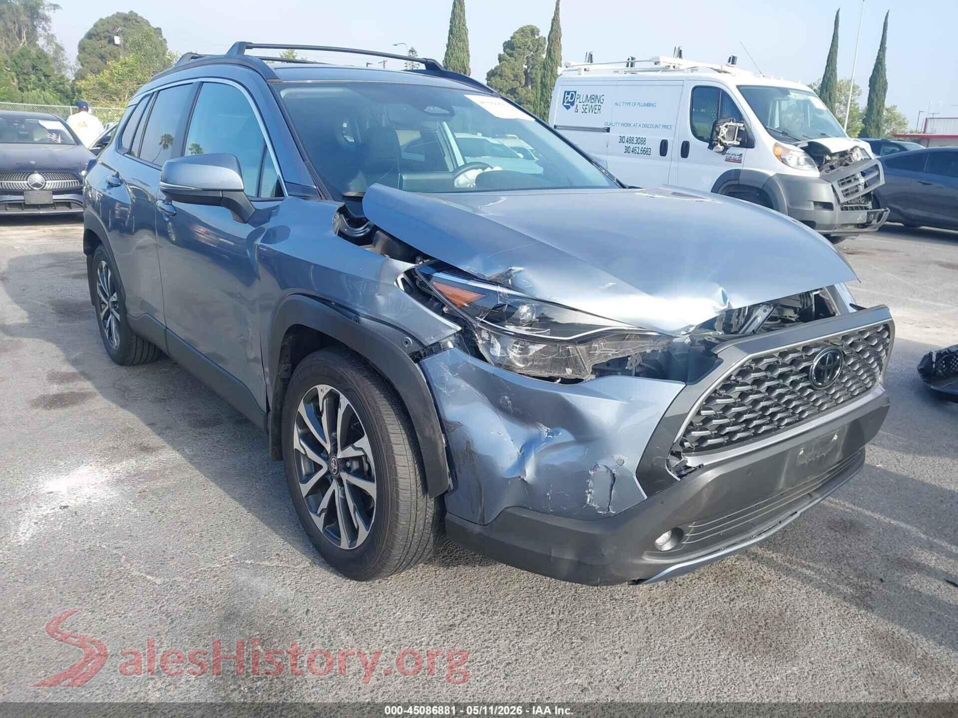 2024 TOYOTA COROLLA CROSS — VIN 7MUEAAAGXRV088270
