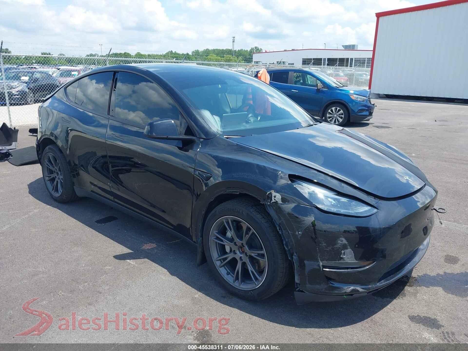 2025 TESLA MODEL Y — VIN 7SAYGAEE0SF269048