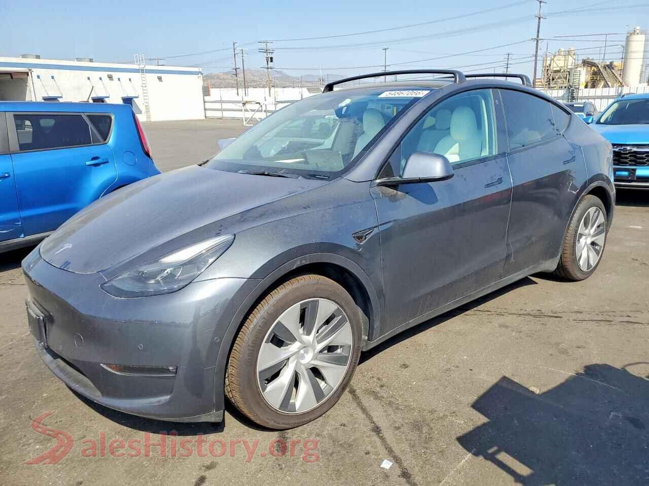 2022 TESLA MODEL Y — VIN 7SAYGAEE1NF558671