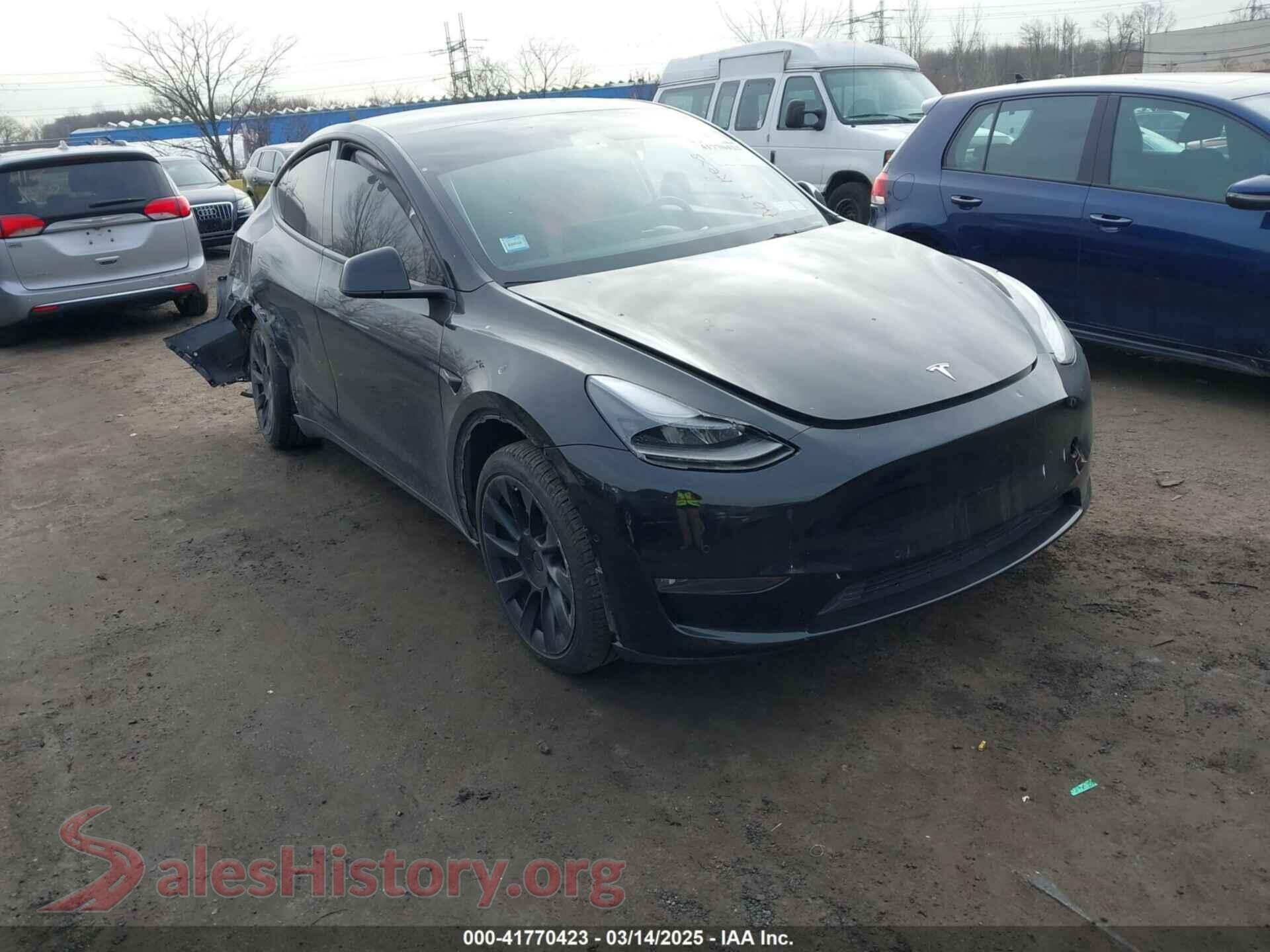 2022 TESLA MODEL Y — VIN 7SAYGAEE3NF537420