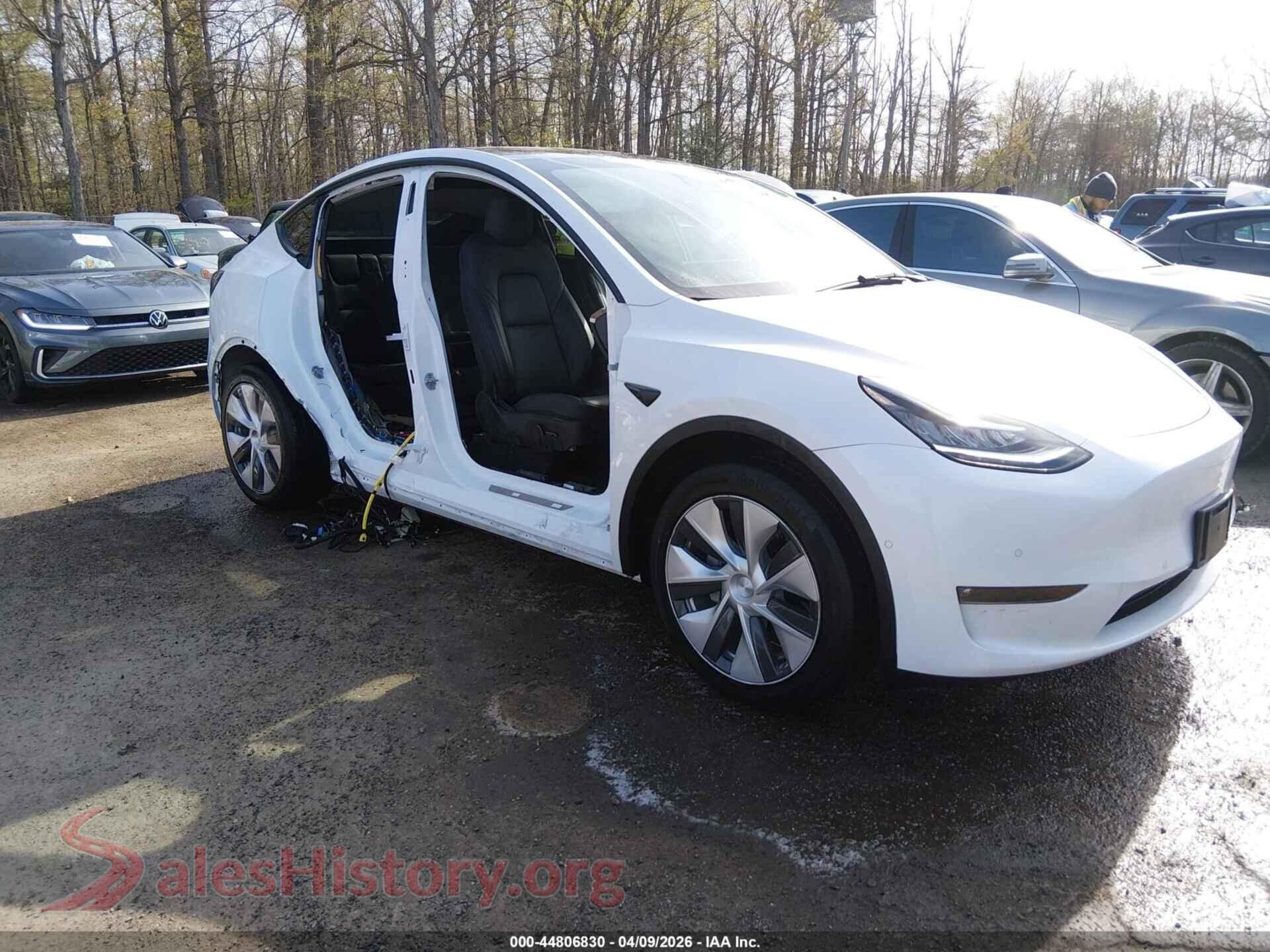 2022 TESLA MODEL Y — VIN 7SAYGAEE5NF508520