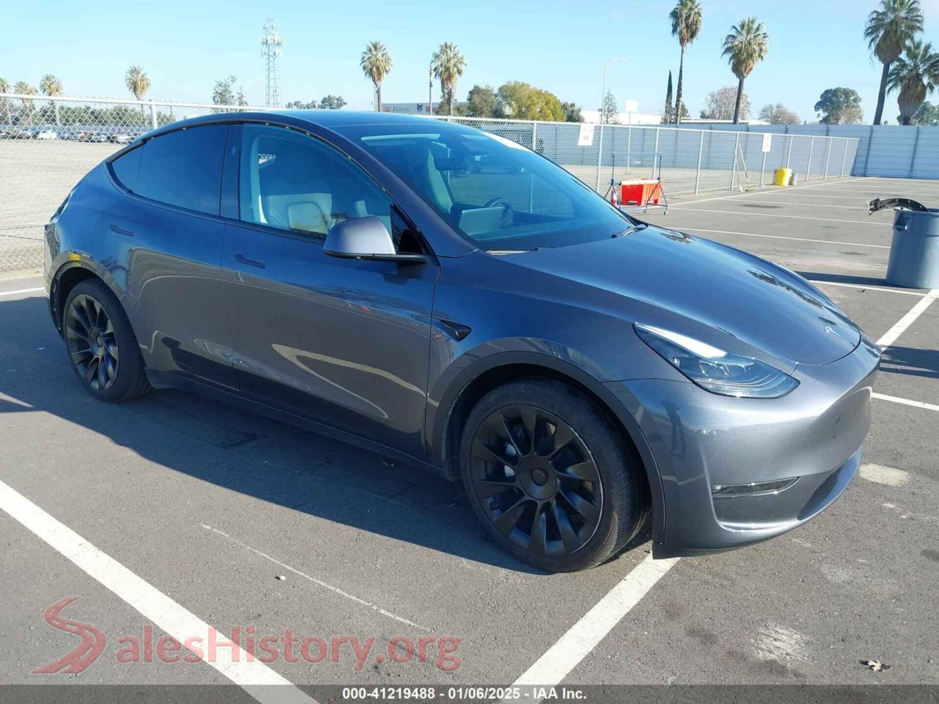 2023 TESLA MODEL Y — VIN 7SAYGAEE7PF885210