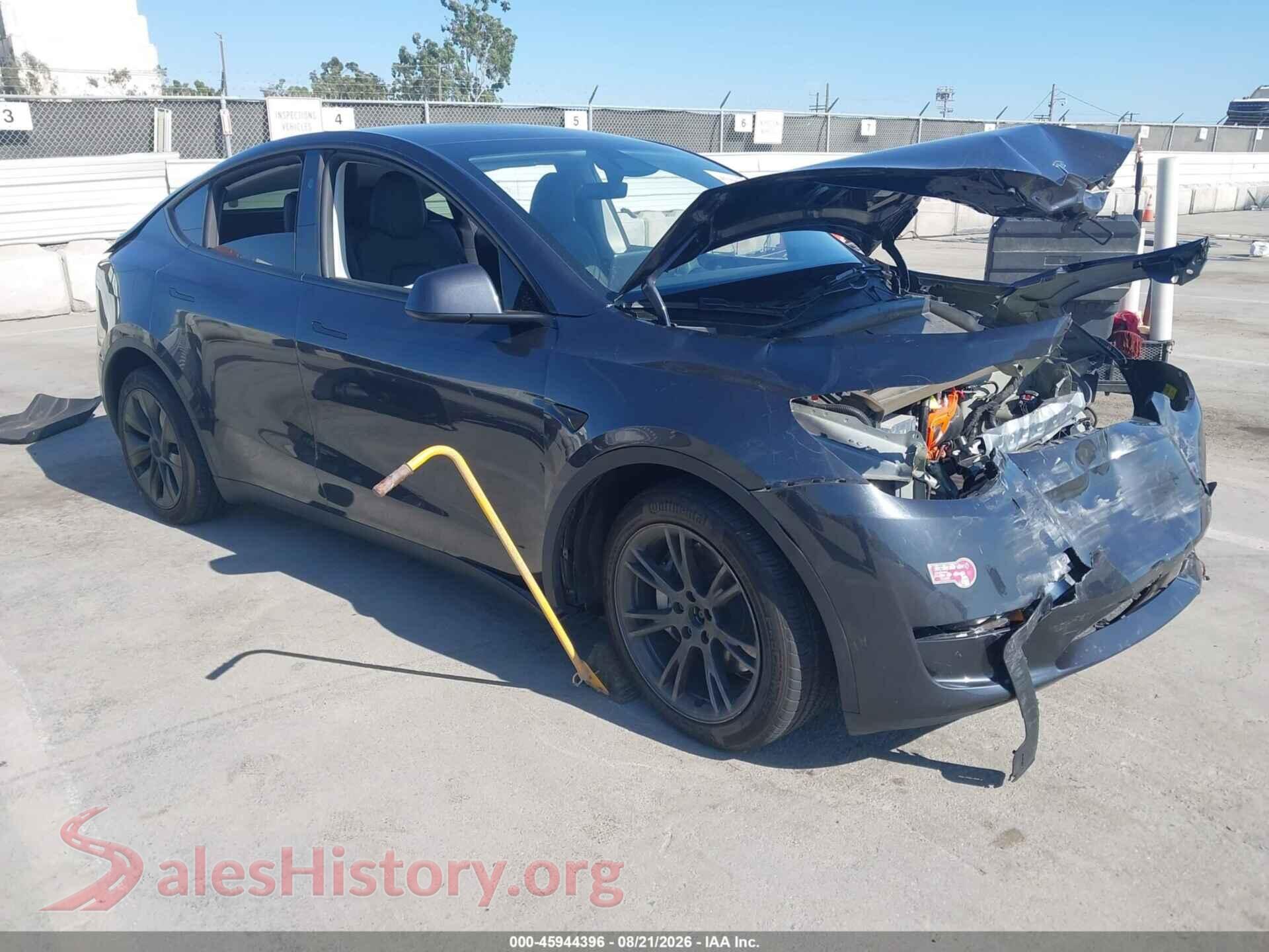 2025 TESLA MODEL Y — VIN 7SAYGAEE8SF255964