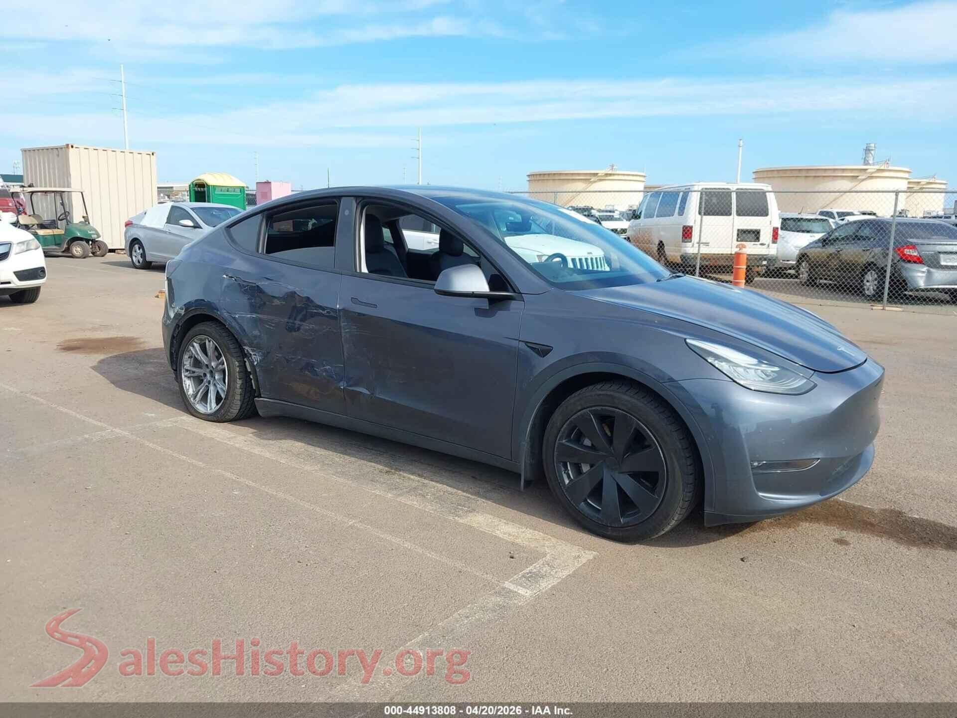2022 TESLA MODEL Y — VIN 7SAYGAEEXNF366830