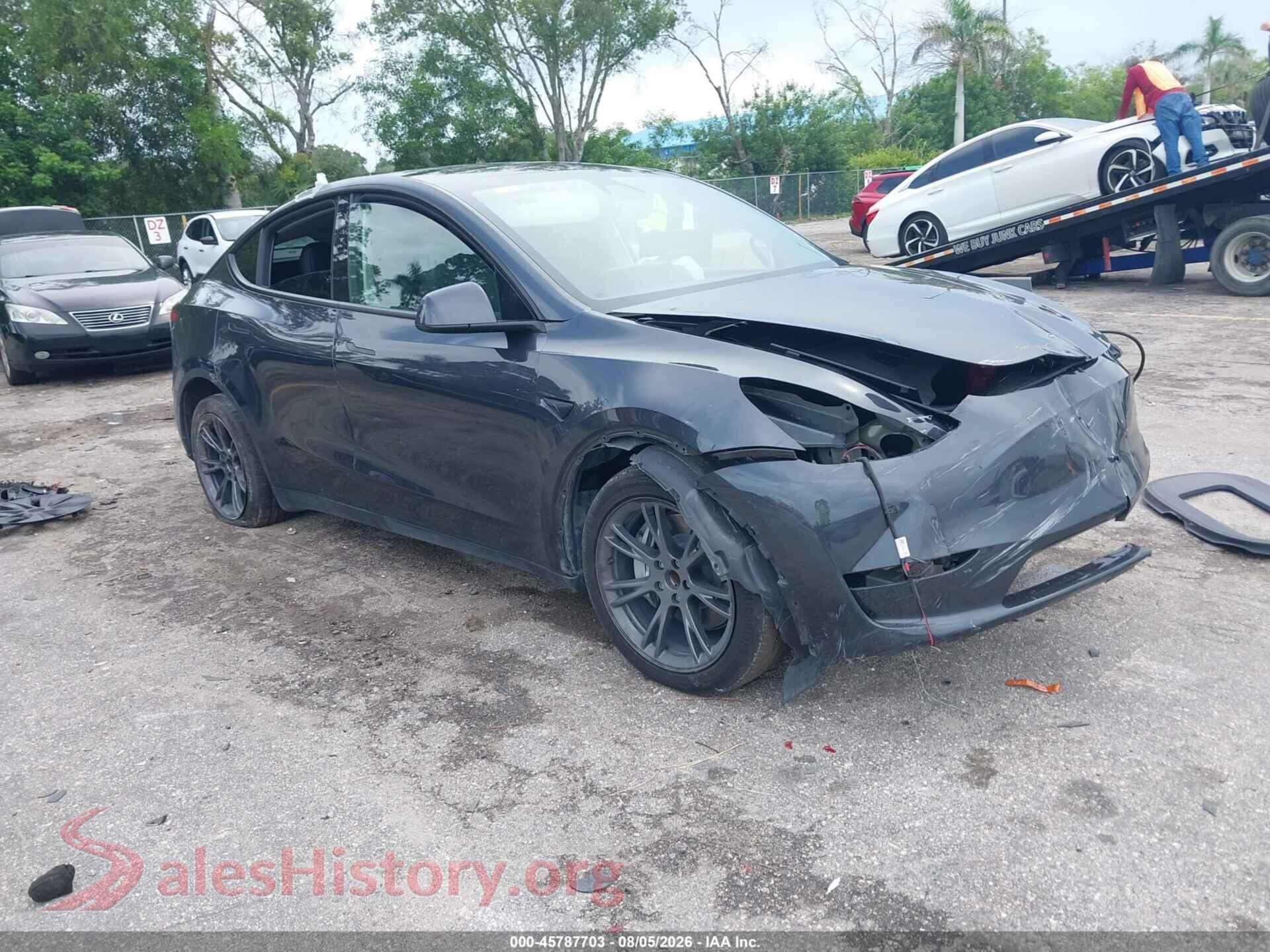 2025 TESLA MODEL Y — VIN 7SAYGDEDXSF260513