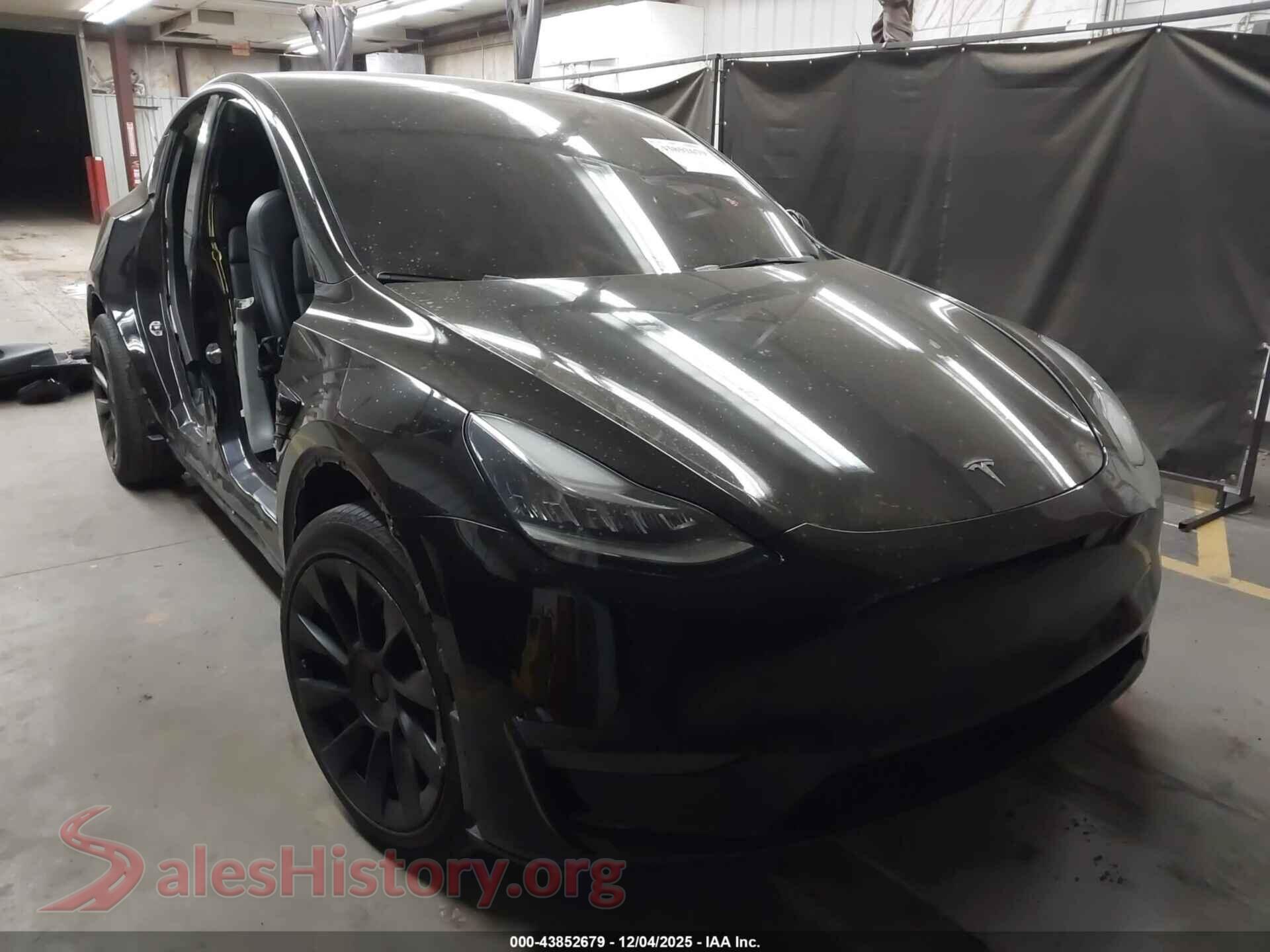 2022 TESLA MODEL Y — VIN 7SAYGDEE1NF480037
