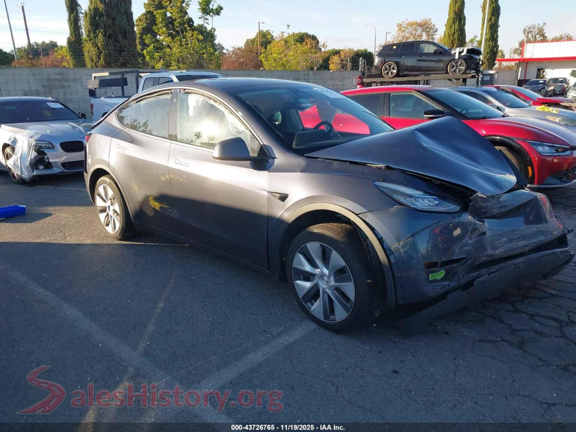 2023 TESLA MODEL Y — VIN 7SAYGDEE1PA061587