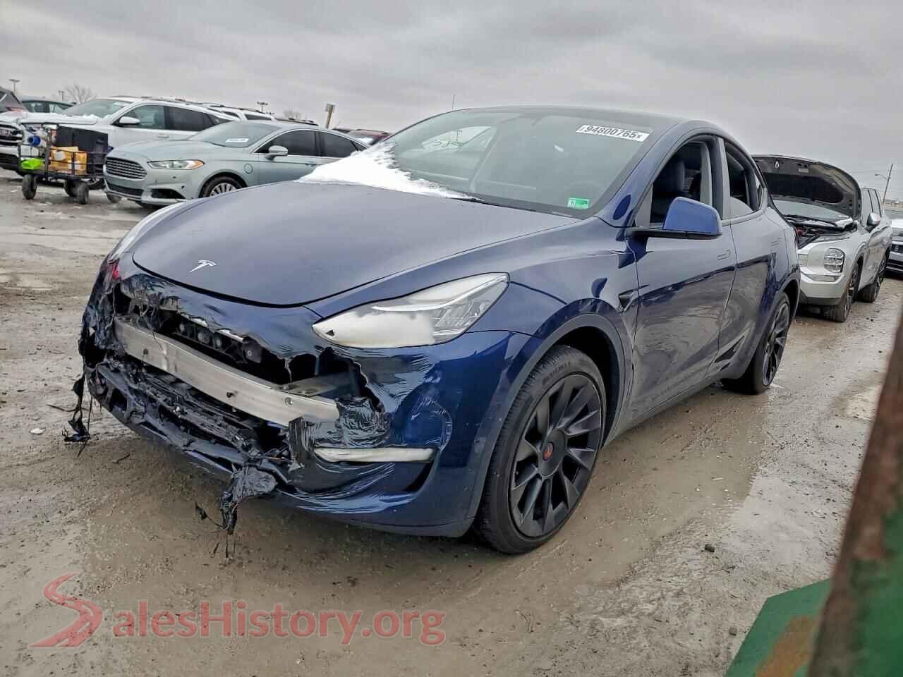 2022 TESLA MODEL Y — VIN 7SAYGDEE2NF437584