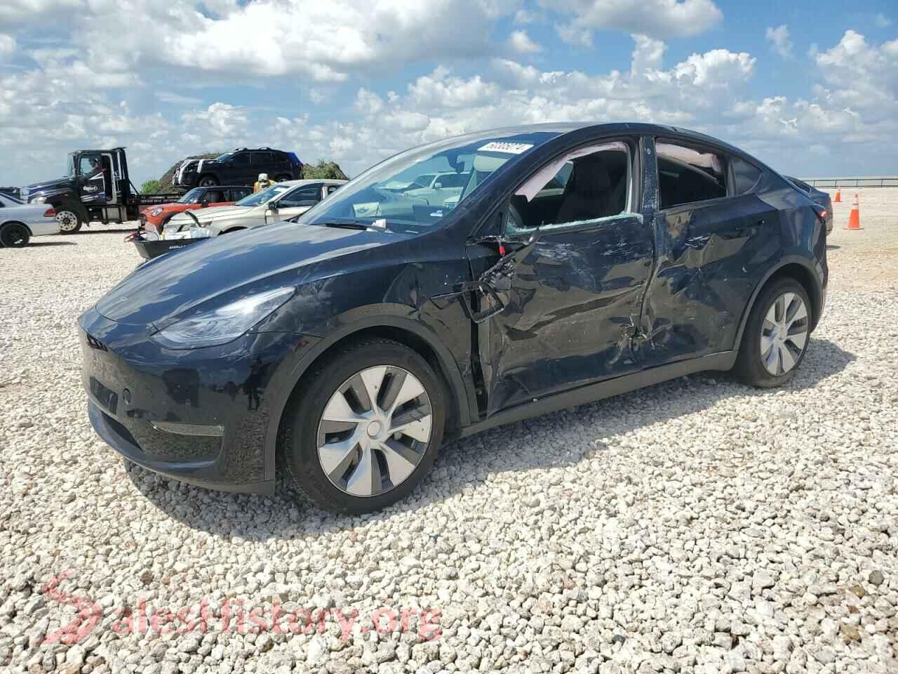 2022 TESLA MODEL Y — VIN 7SAYGDEE4NA019007