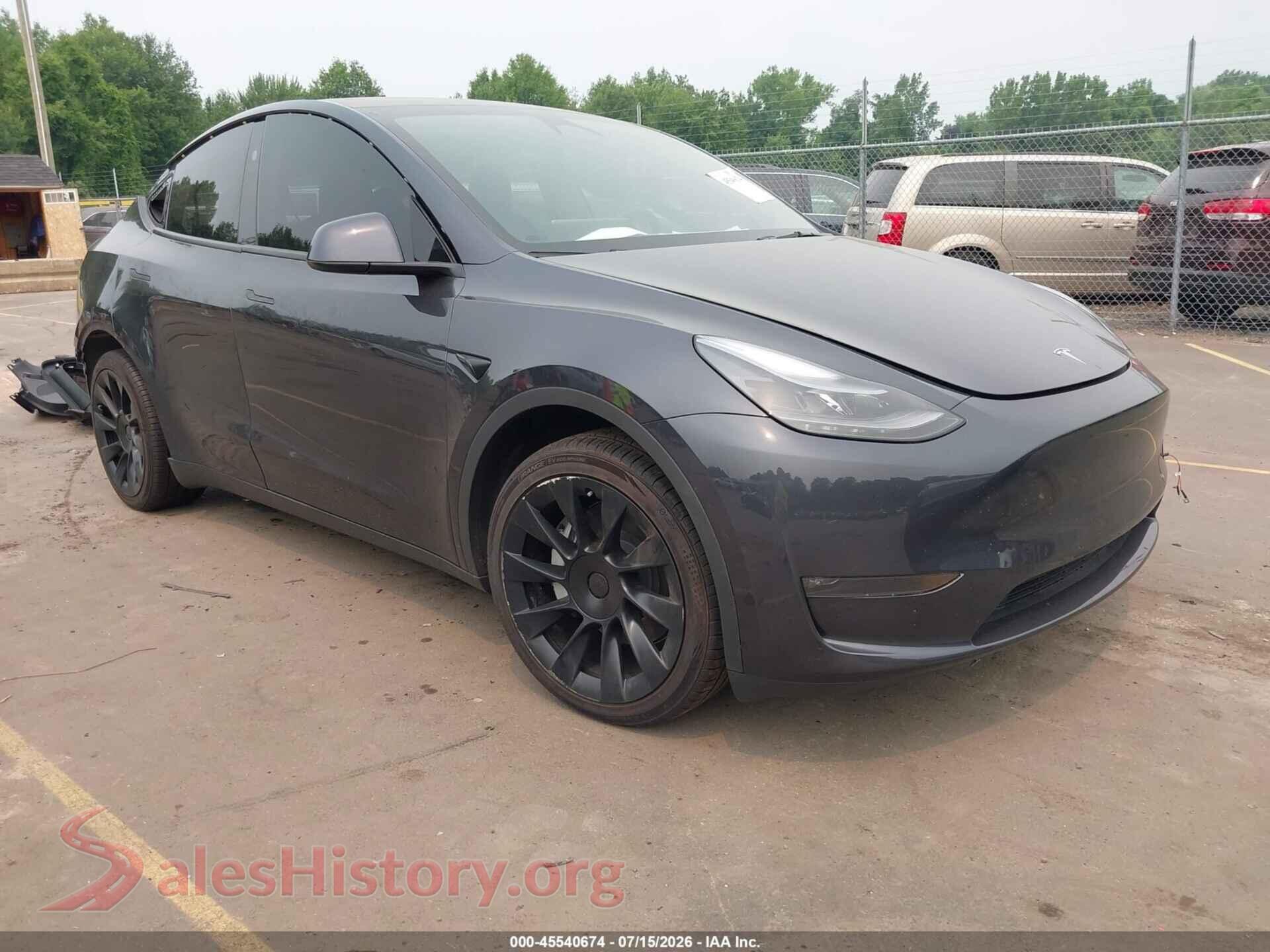 2024 TESLA MODEL Y — VIN 7SAYGDEE4RA225918
