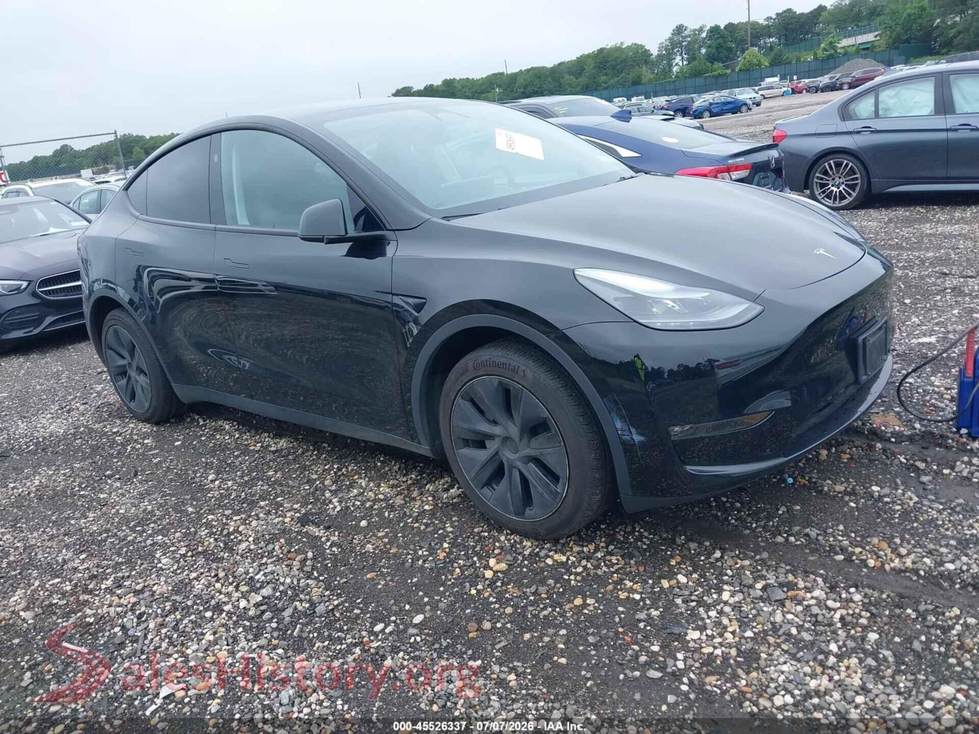 2025 TESLA MODEL Y — VIN 7SAYGDEE4SF264940
