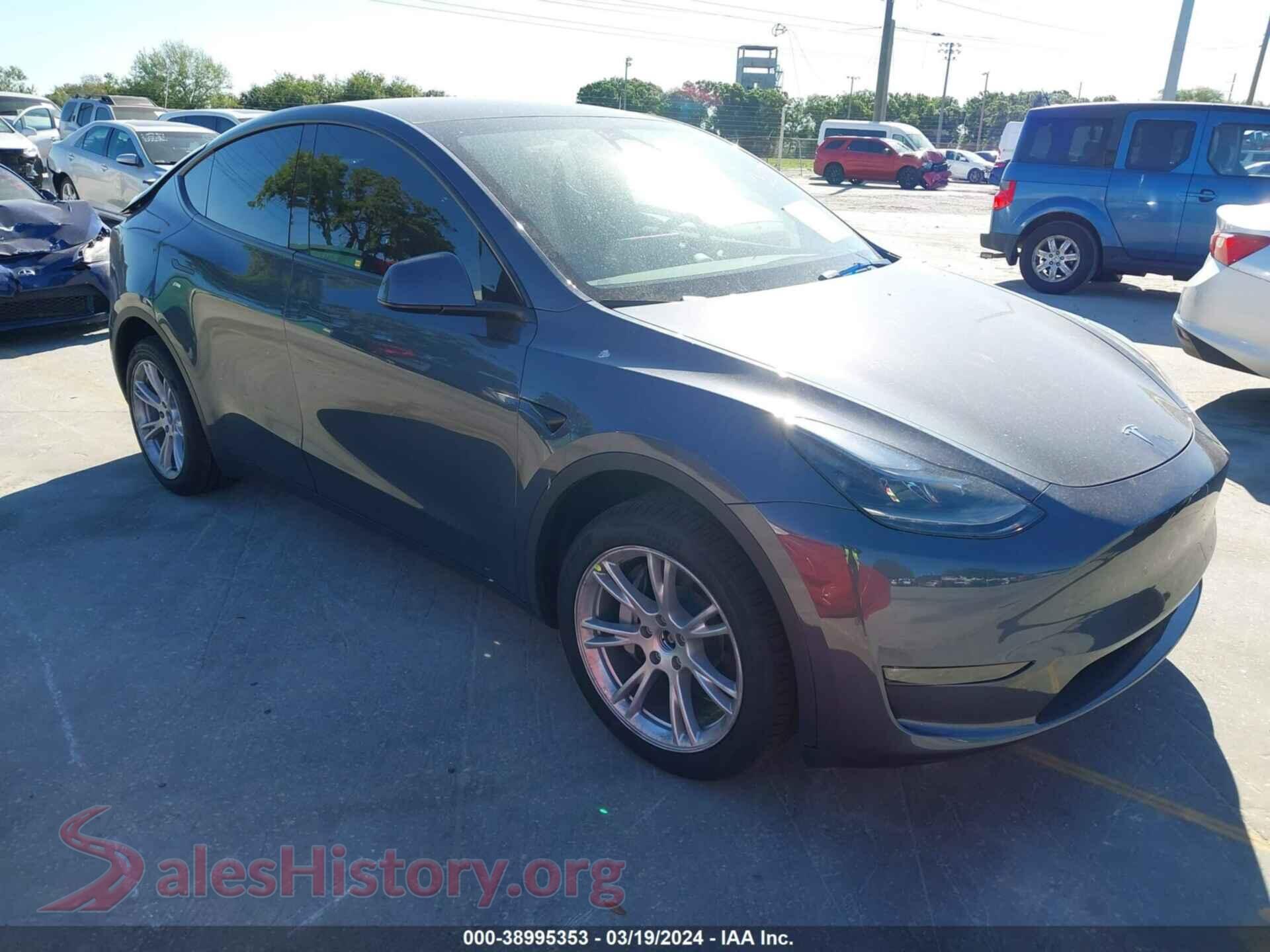 2023 TESLA MODEL Y — VIN 7SAYGDEE6PA172586