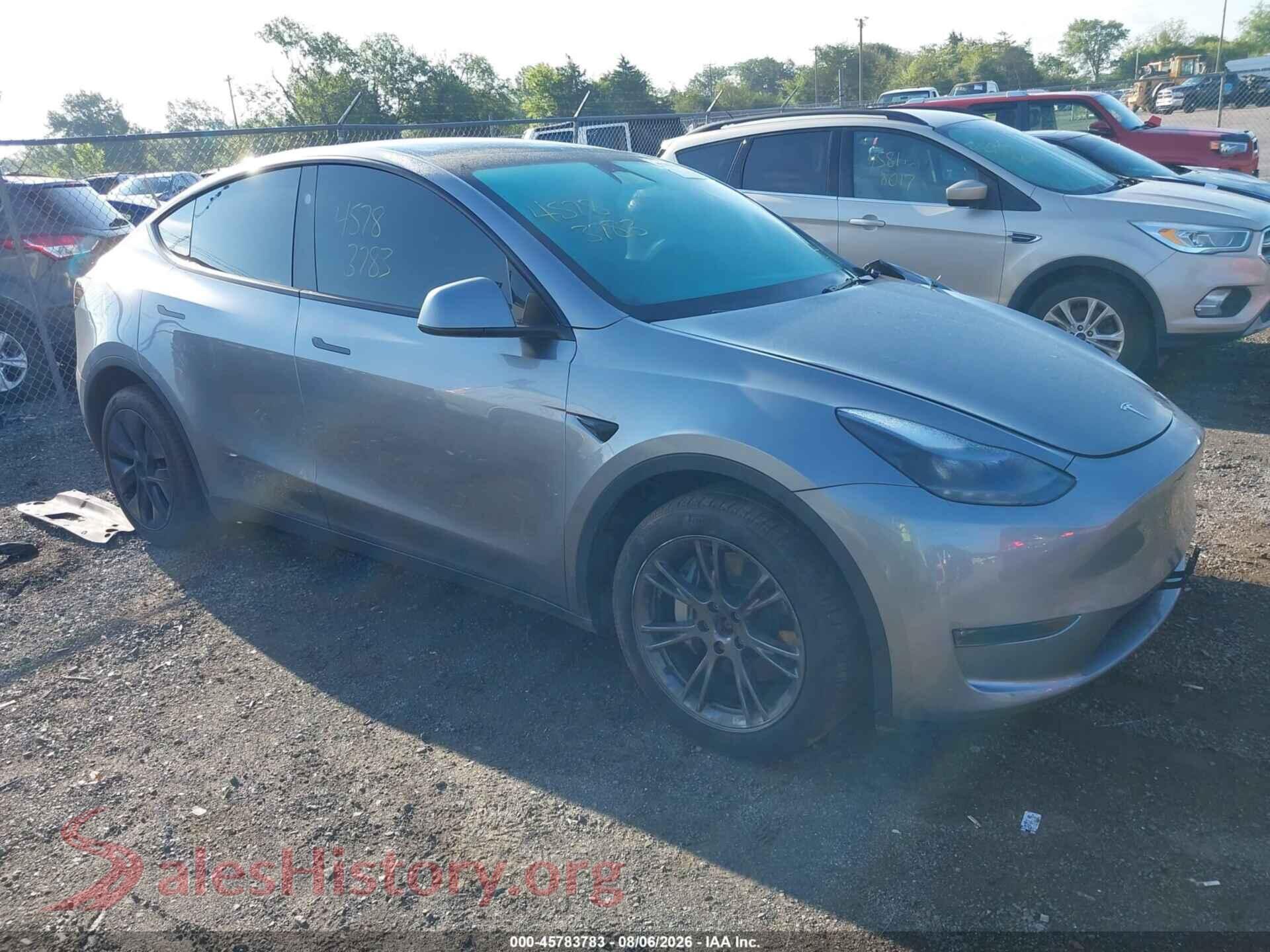 2025 TESLA MODEL Y — VIN 7SAYGDEE6SA343720