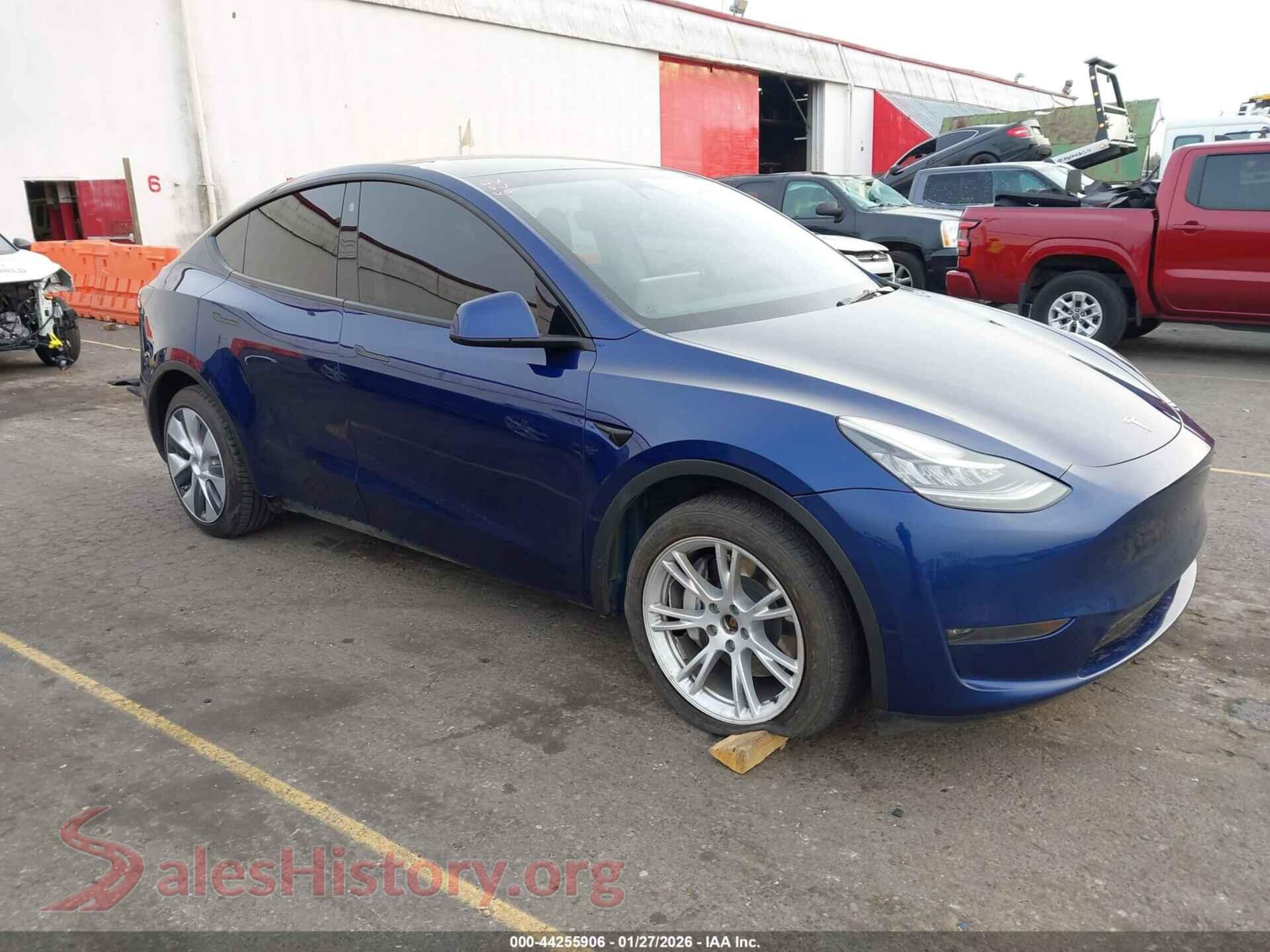 2023 TESLA MODEL Y — VIN 7SAYGDEE7PA103017