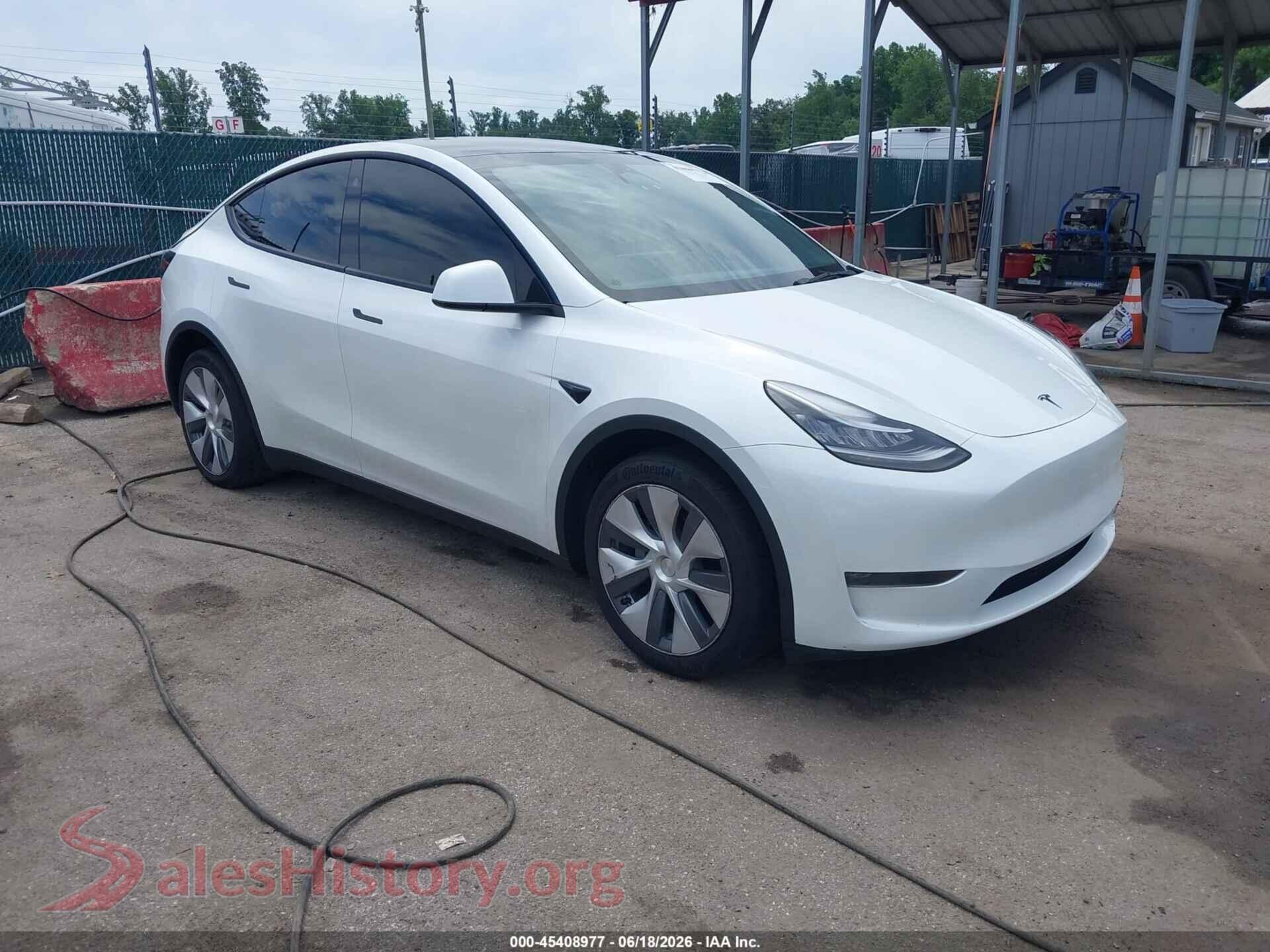 2023 TESLA MODEL Y — VIN 7SAYGDEE9PA037697