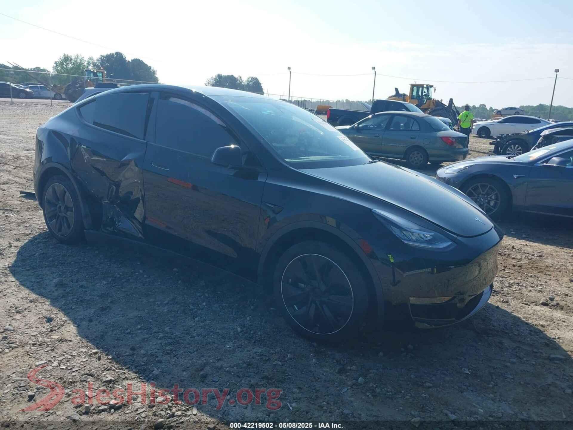 2023 TESLA MODEL Y — VIN 7SAYGDEEXPA027342