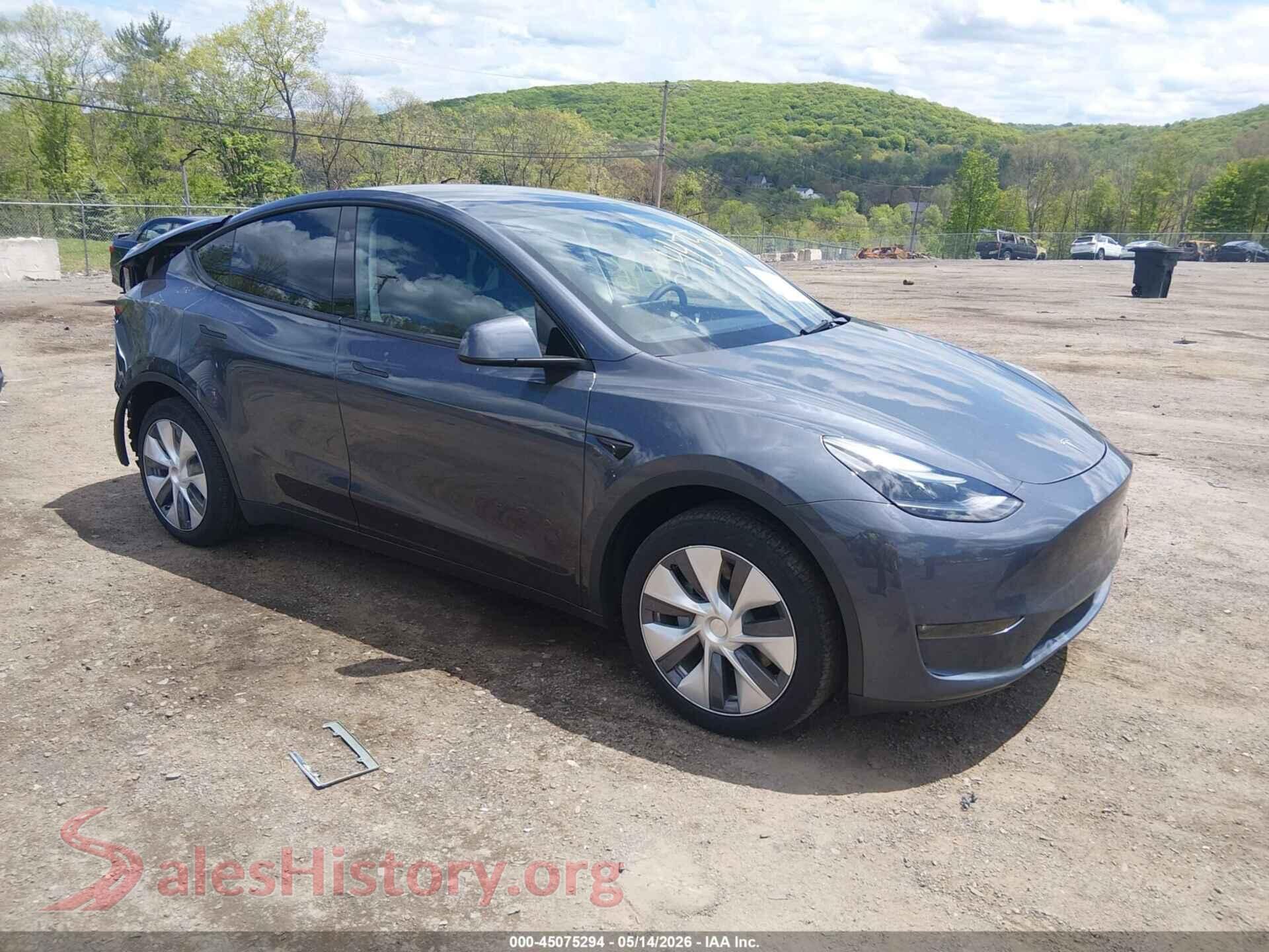 2023 TESLA MODEL Y — VIN 7SAYGDEEXPA168167