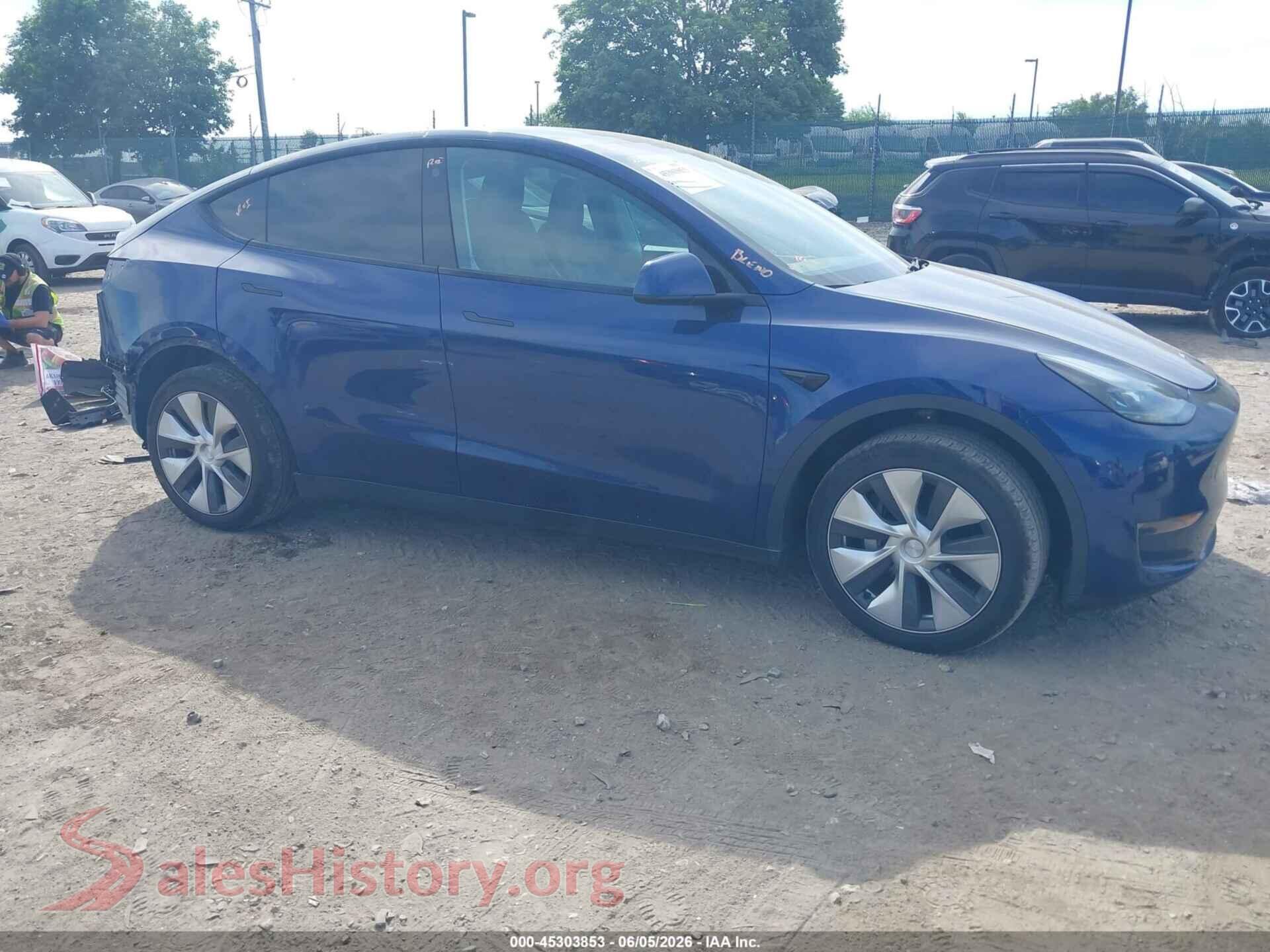 2023 TESLA MODEL Y — VIN 7SAYGDEEXPF702271