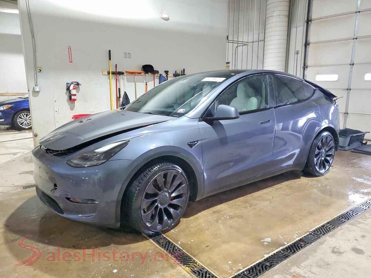 2023 TESLA MODEL Y — VIN 7SAYGDEF0PF901984