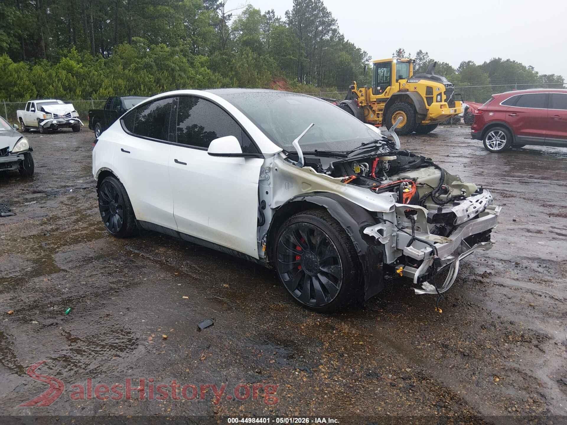2022 TESLA MODEL Y — VIN 7SAYGDEF2NF564568