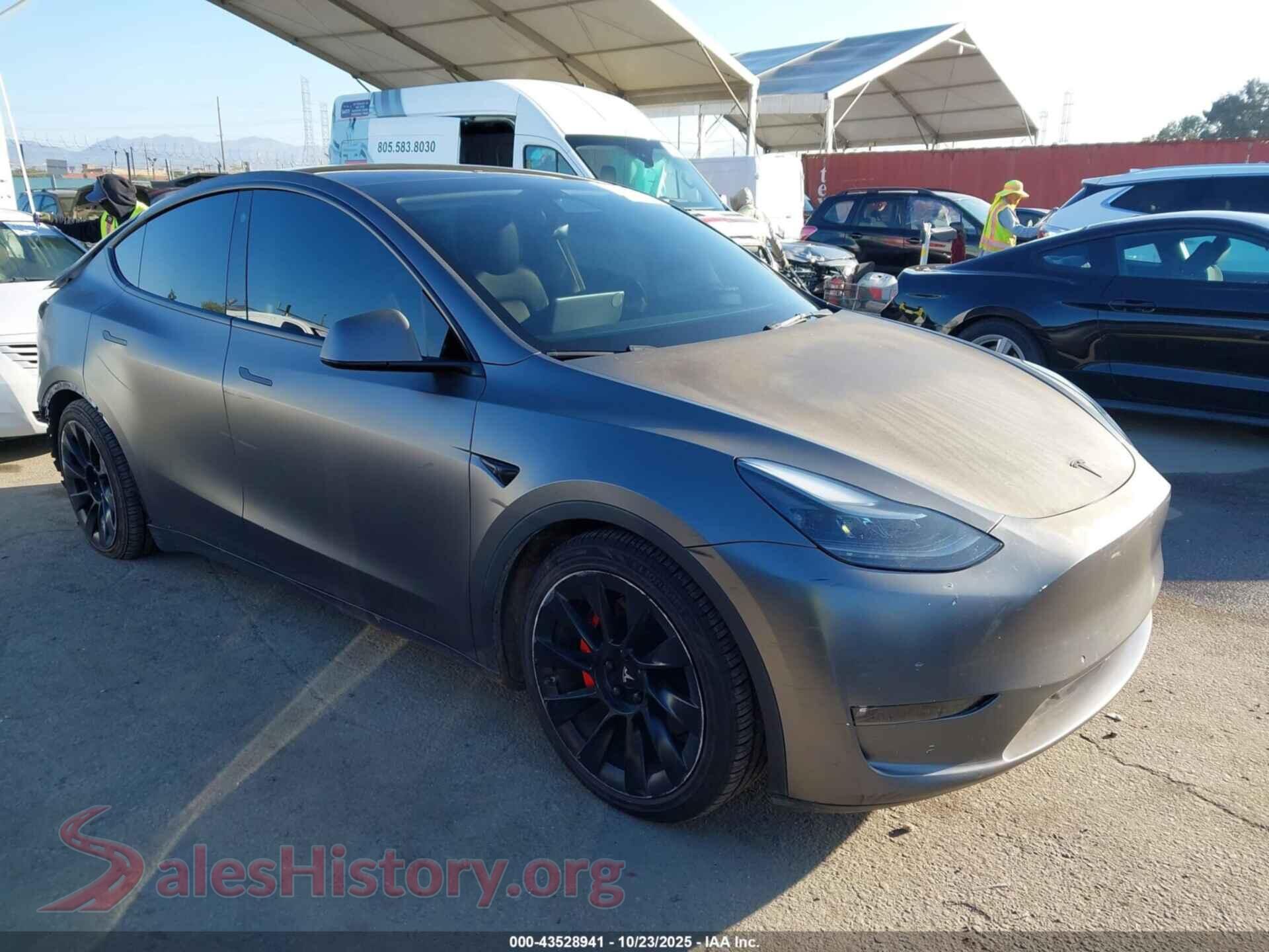 2022 TESLA MODEL Y — VIN 7SAYGDEF6NF511484