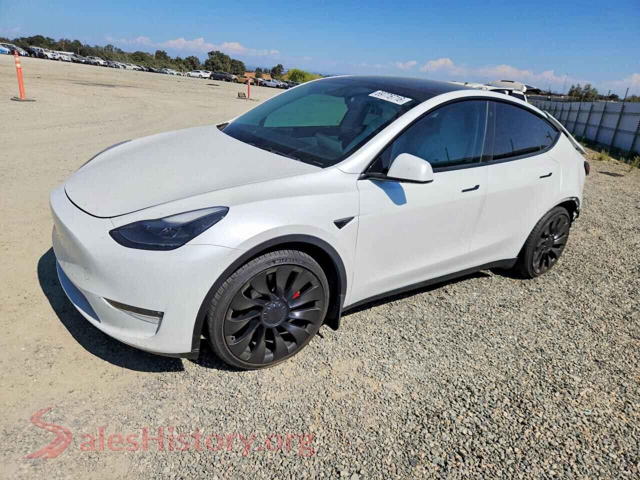 2022 TESLA MODEL Y — VIN 7SAYGDEF8NF453605