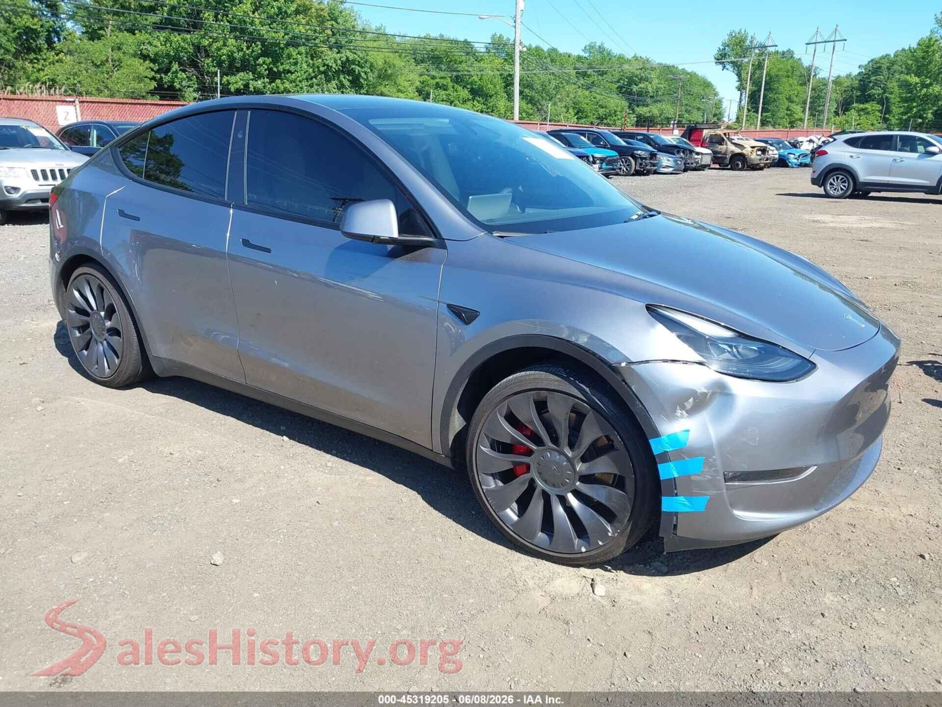 2024 TESLA MODEL Y — VIN 7SAYGDEF8RA310219